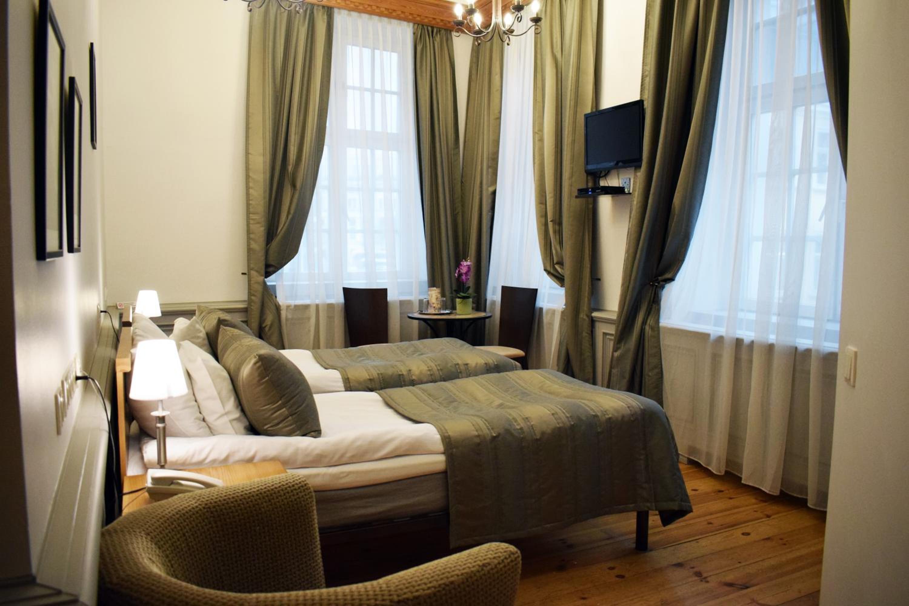 Twin Room - Photo 6