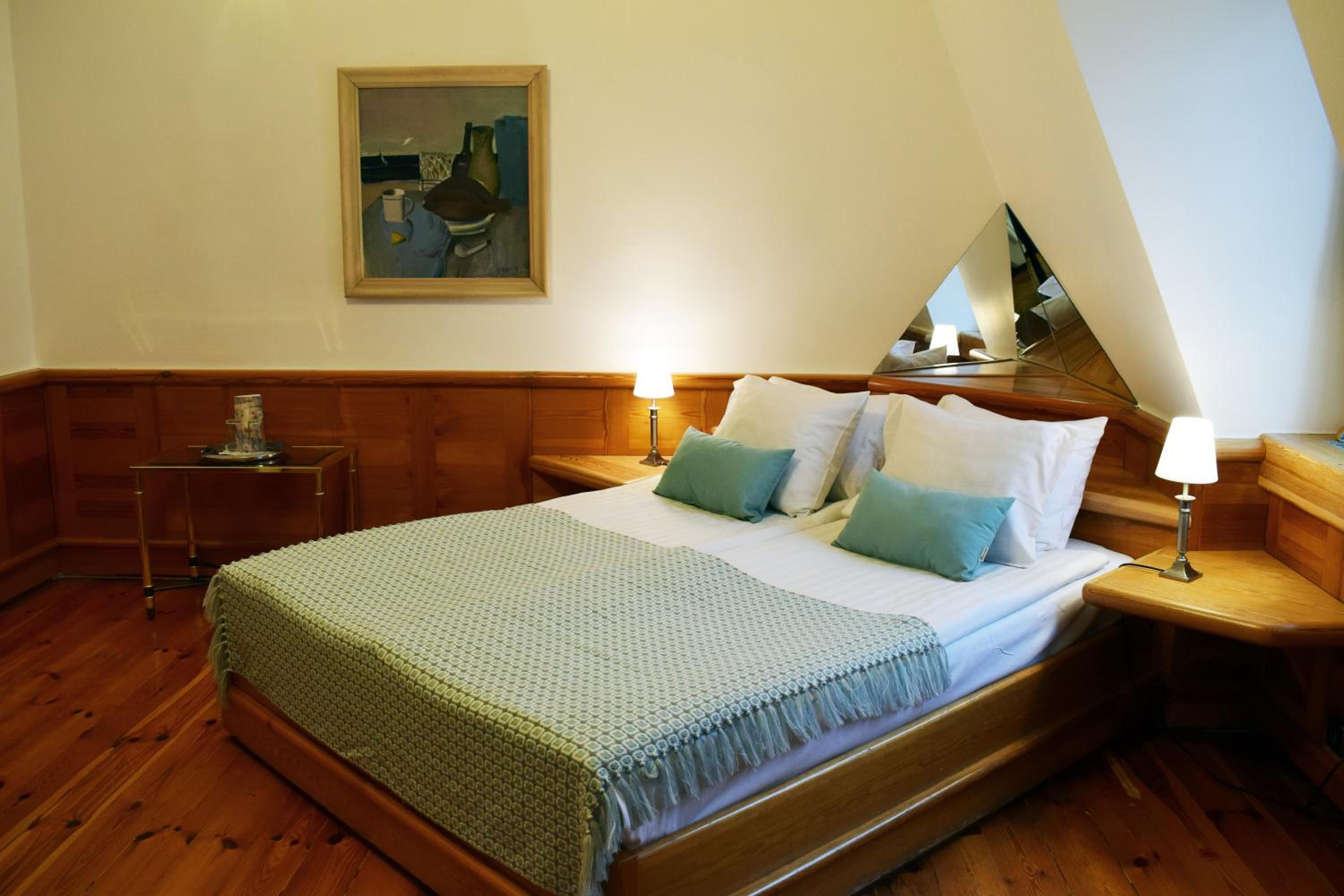 Family Room - Photo 17