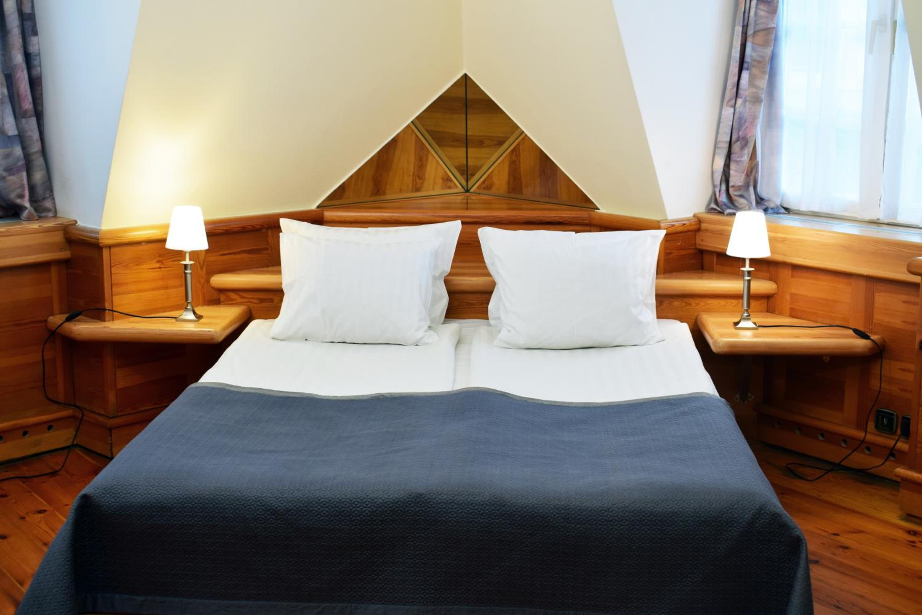 Standard Double Room - Photo 9