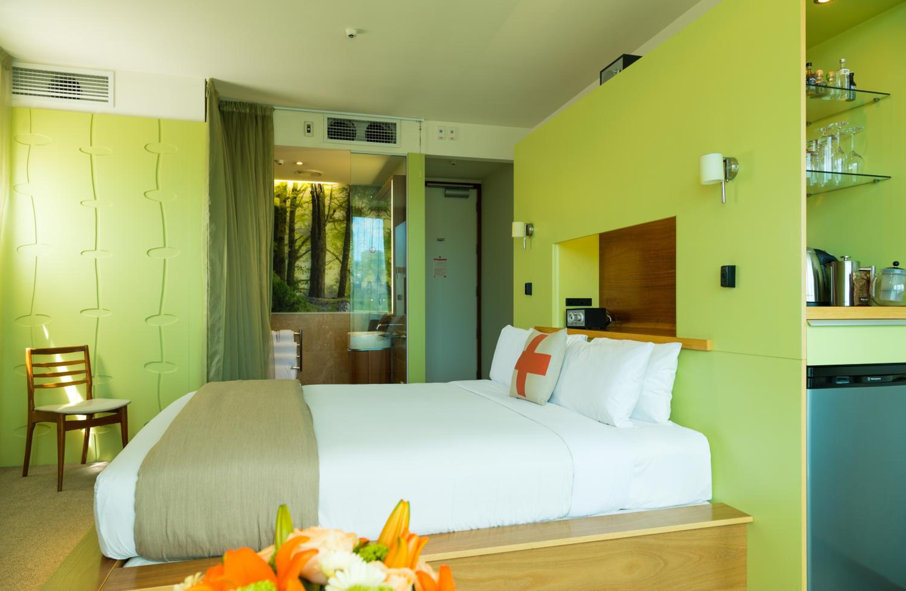 Superior King Room with City Views - Photo 1