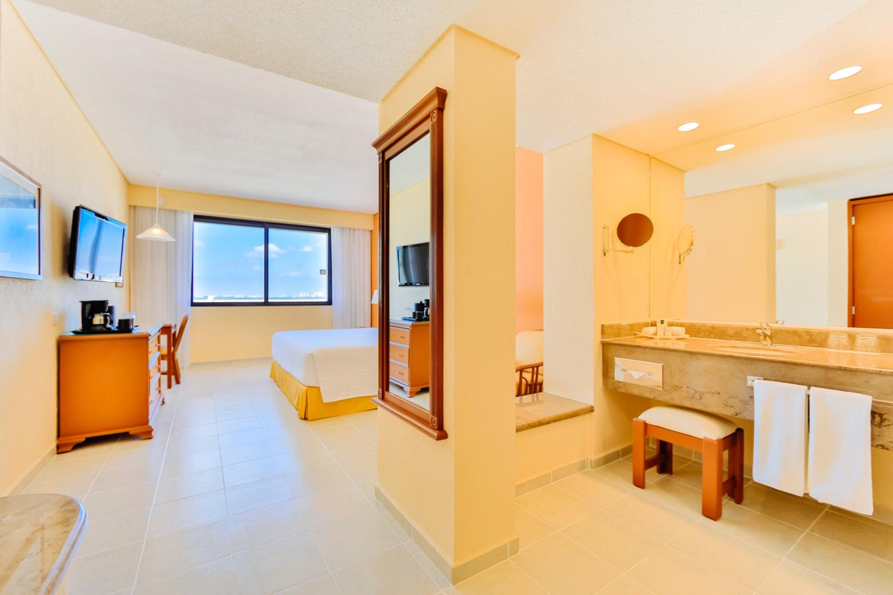 Double Room (2 Adults + 2 Children) photo 3