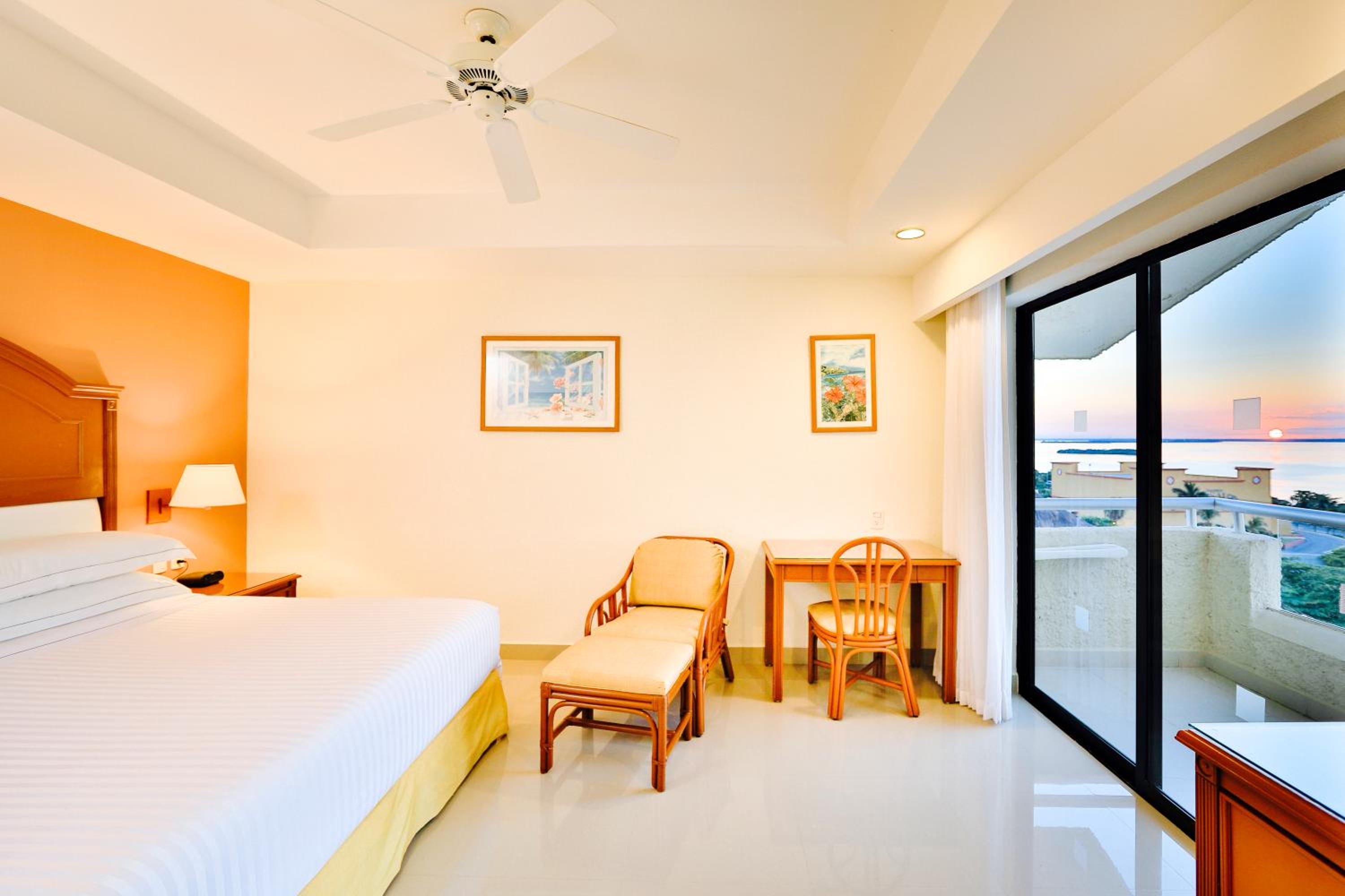 Double Ocean Front Premium Level photo 3