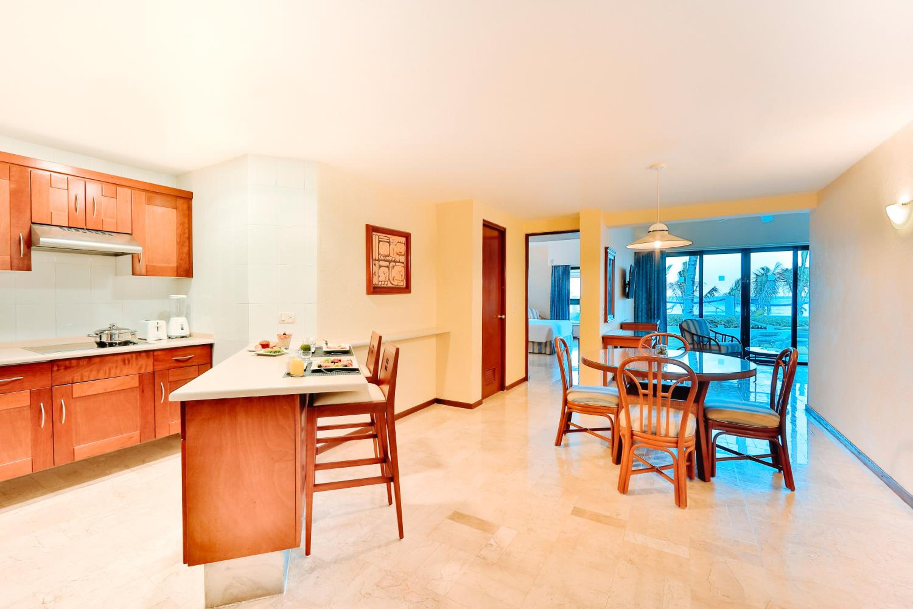 Family Ocean Front Premium Level photo 2