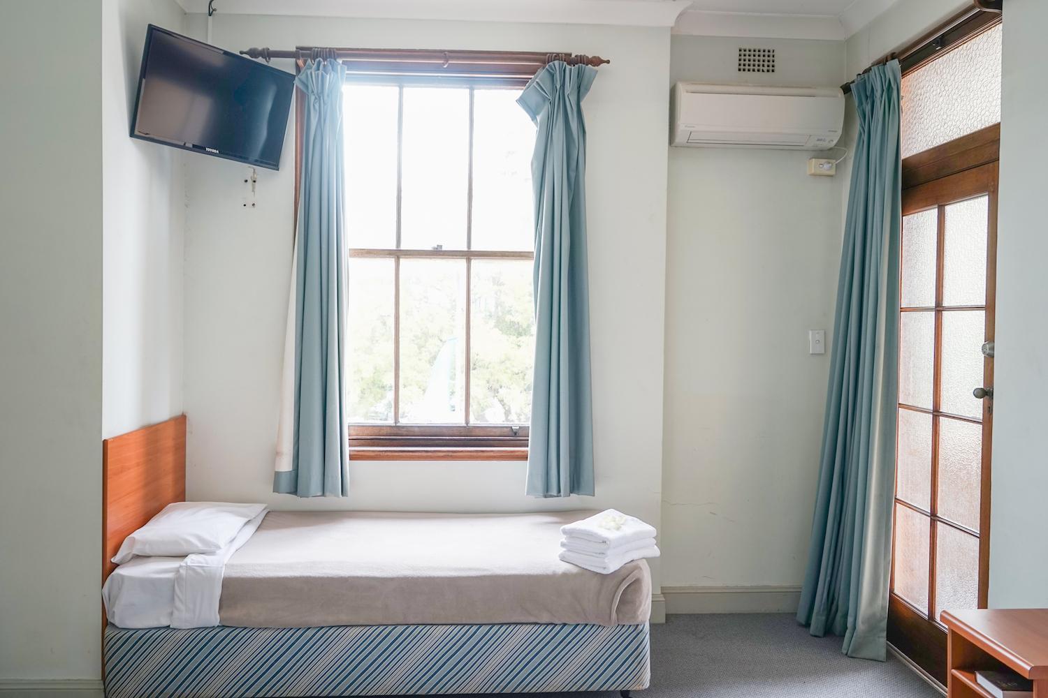 Triple Room with Private Bathroom photo 2