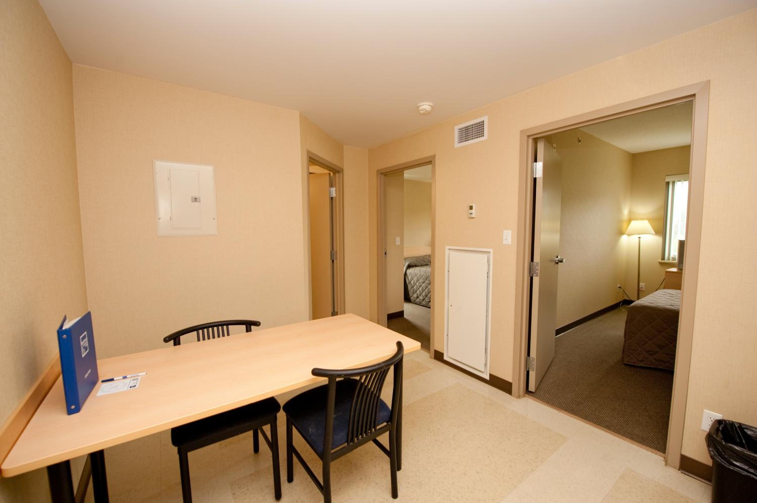 Two-Bedroom Suite - Photo 5