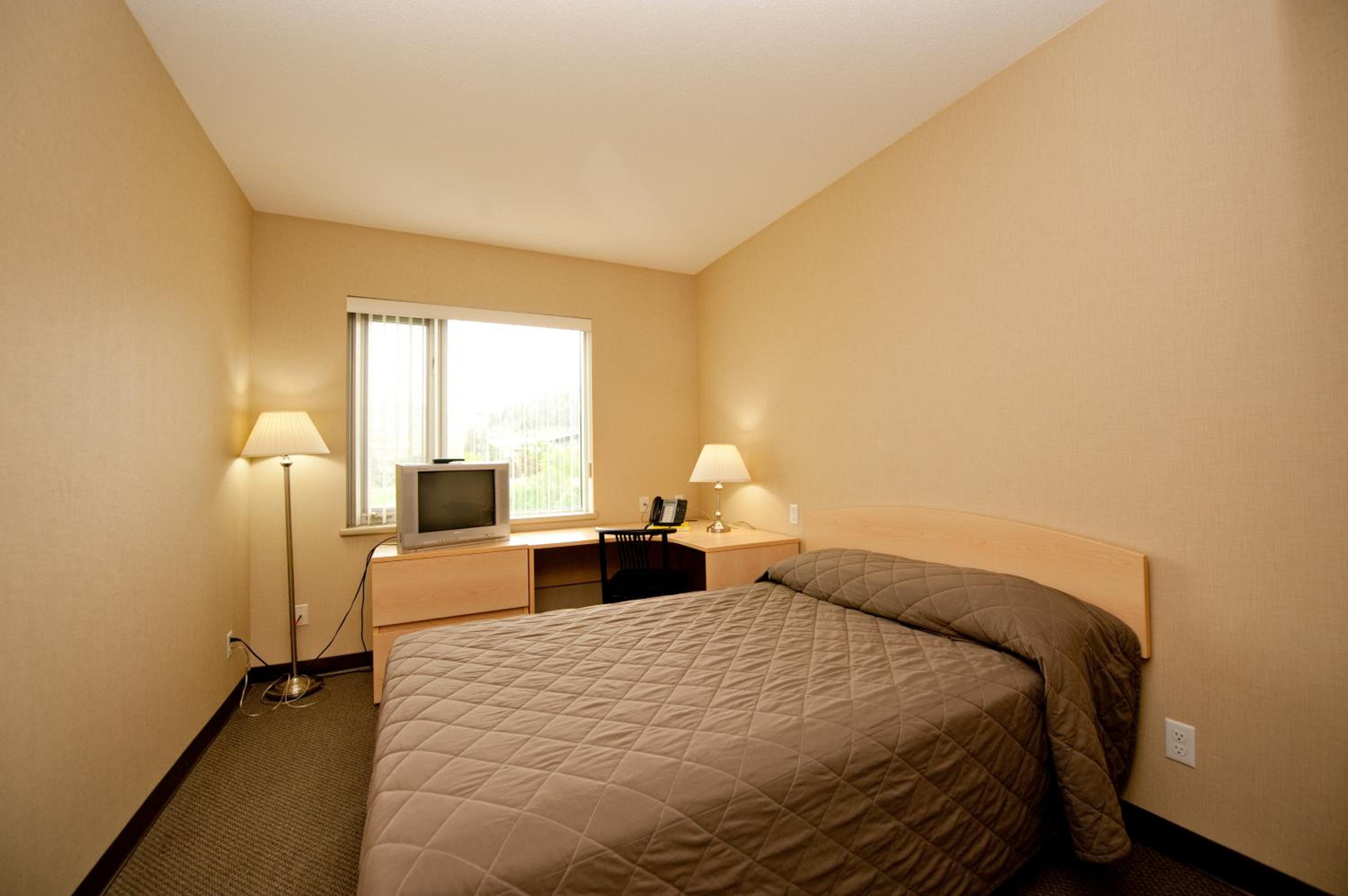 Two-Bedroom Suite - Photo 3