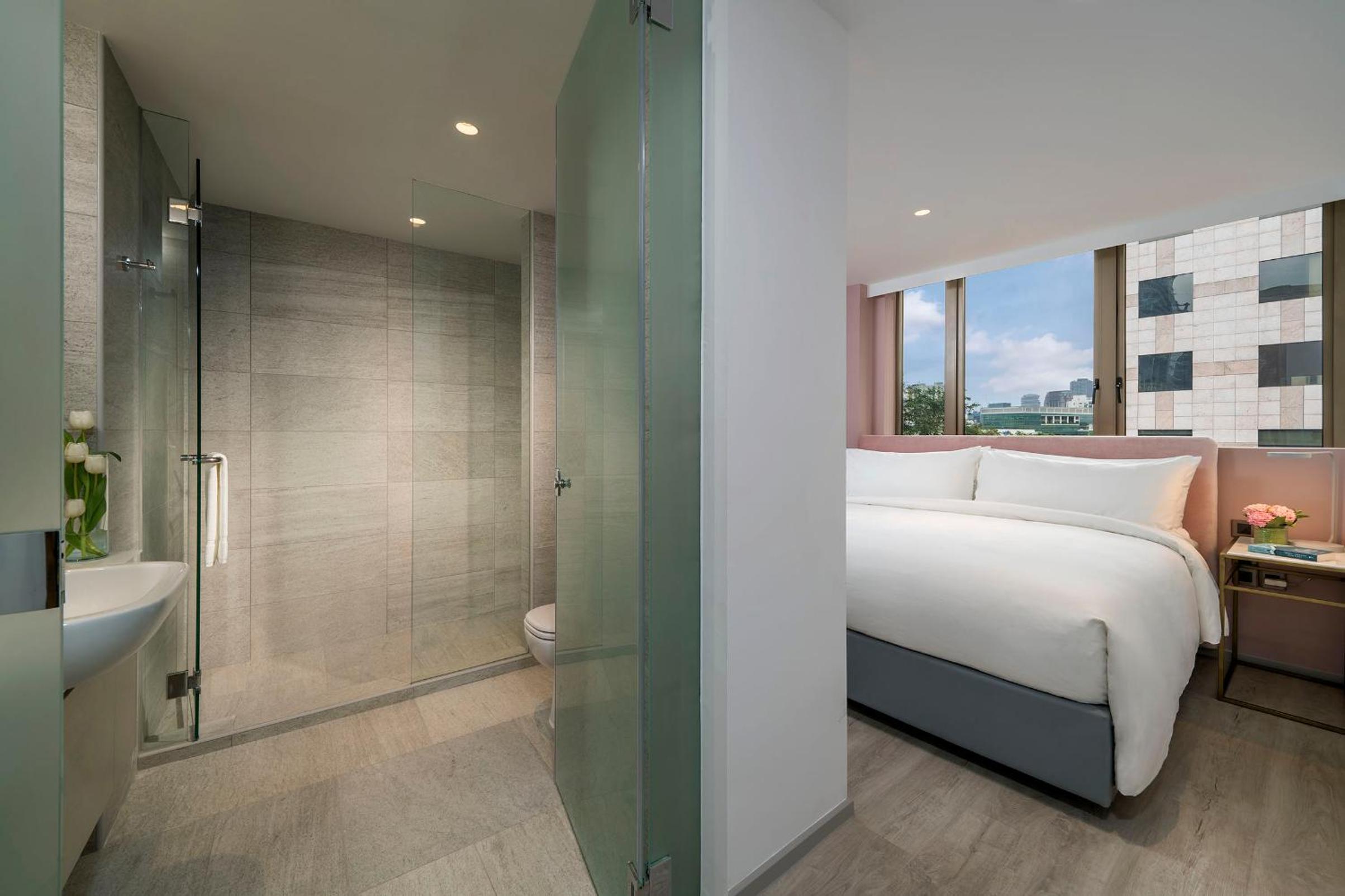 Two-Bedroom Apartment with King and Twin Beds photo 3