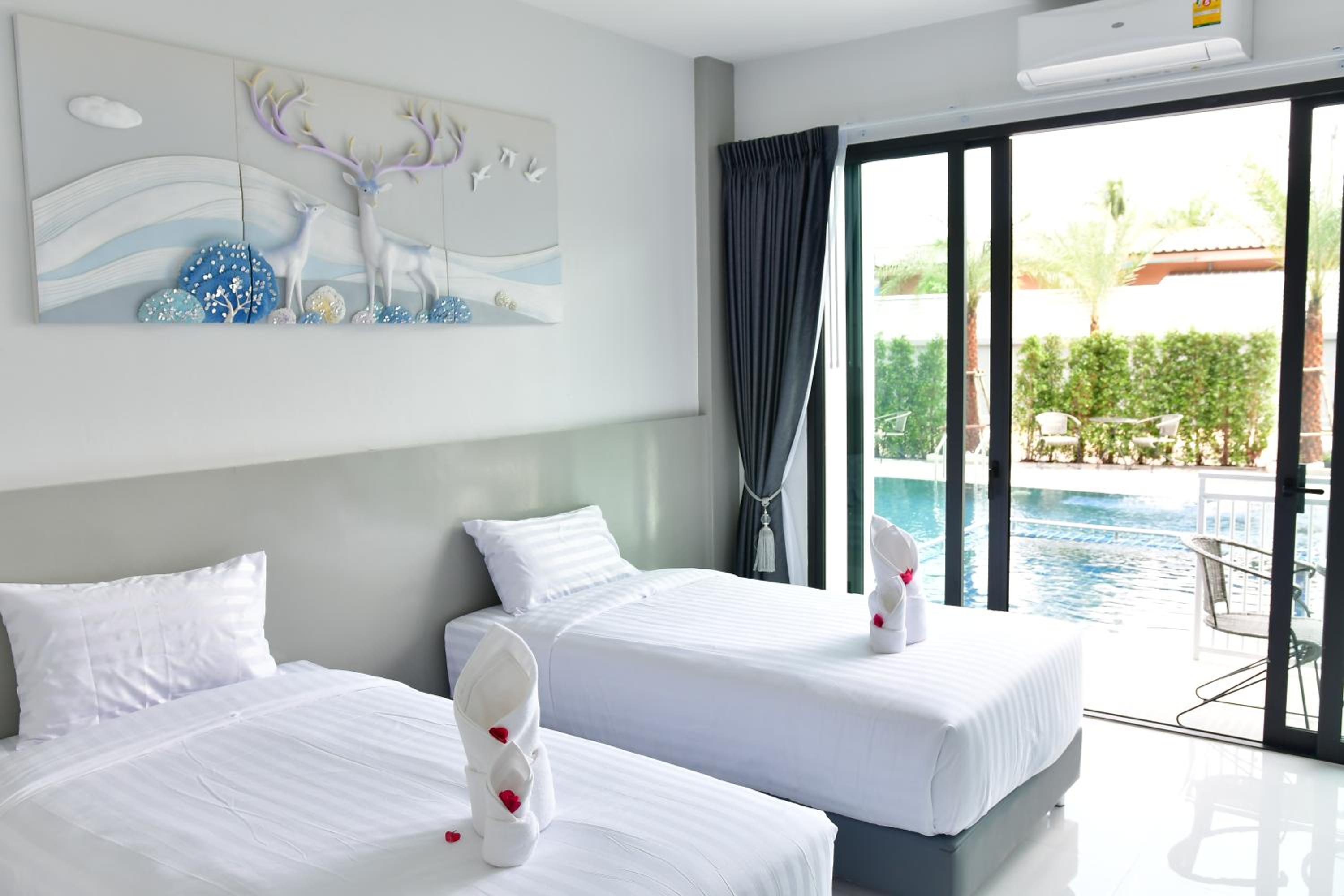 Twin Room with Pool View
