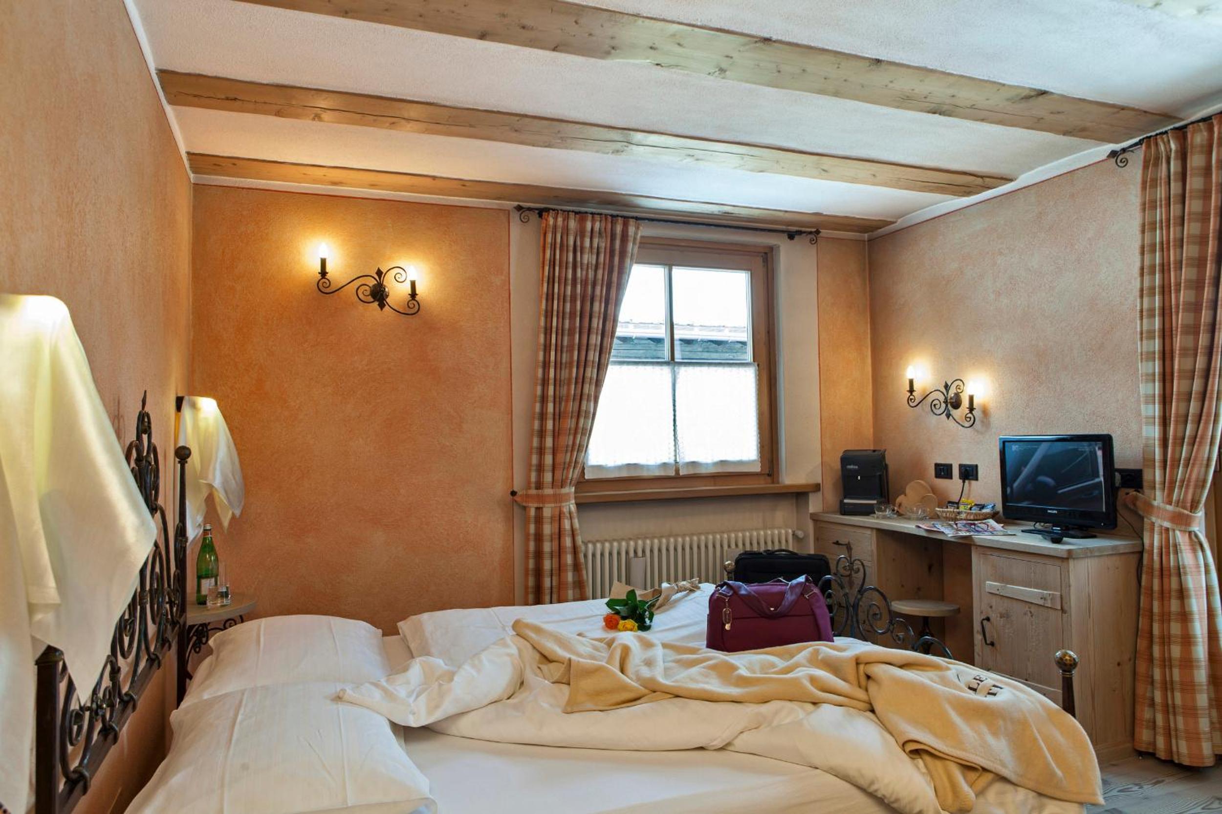 Junior Suite (2 Adults) photo 1