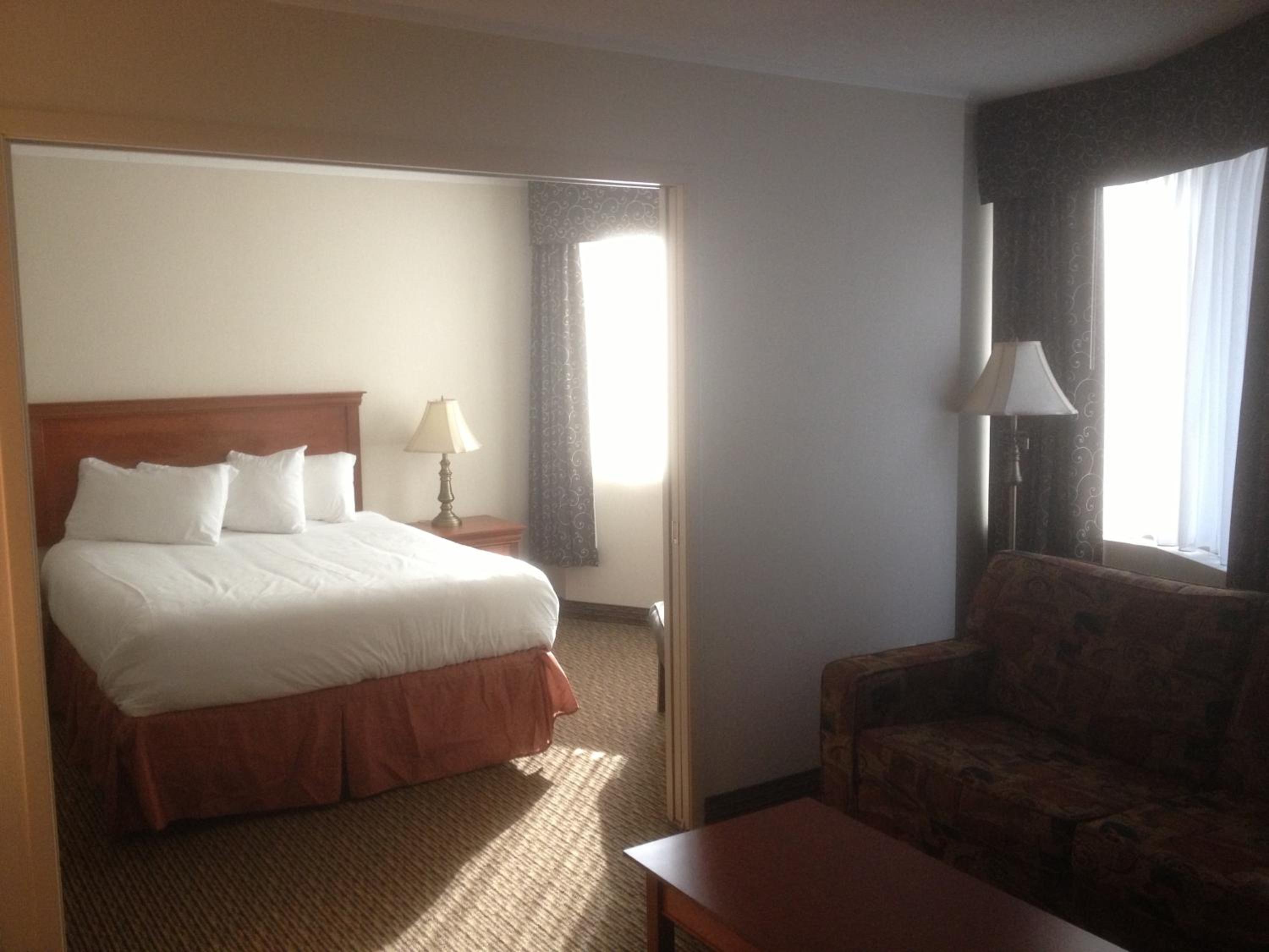 Deluxe Queen Room - Non-Smoking photo 2