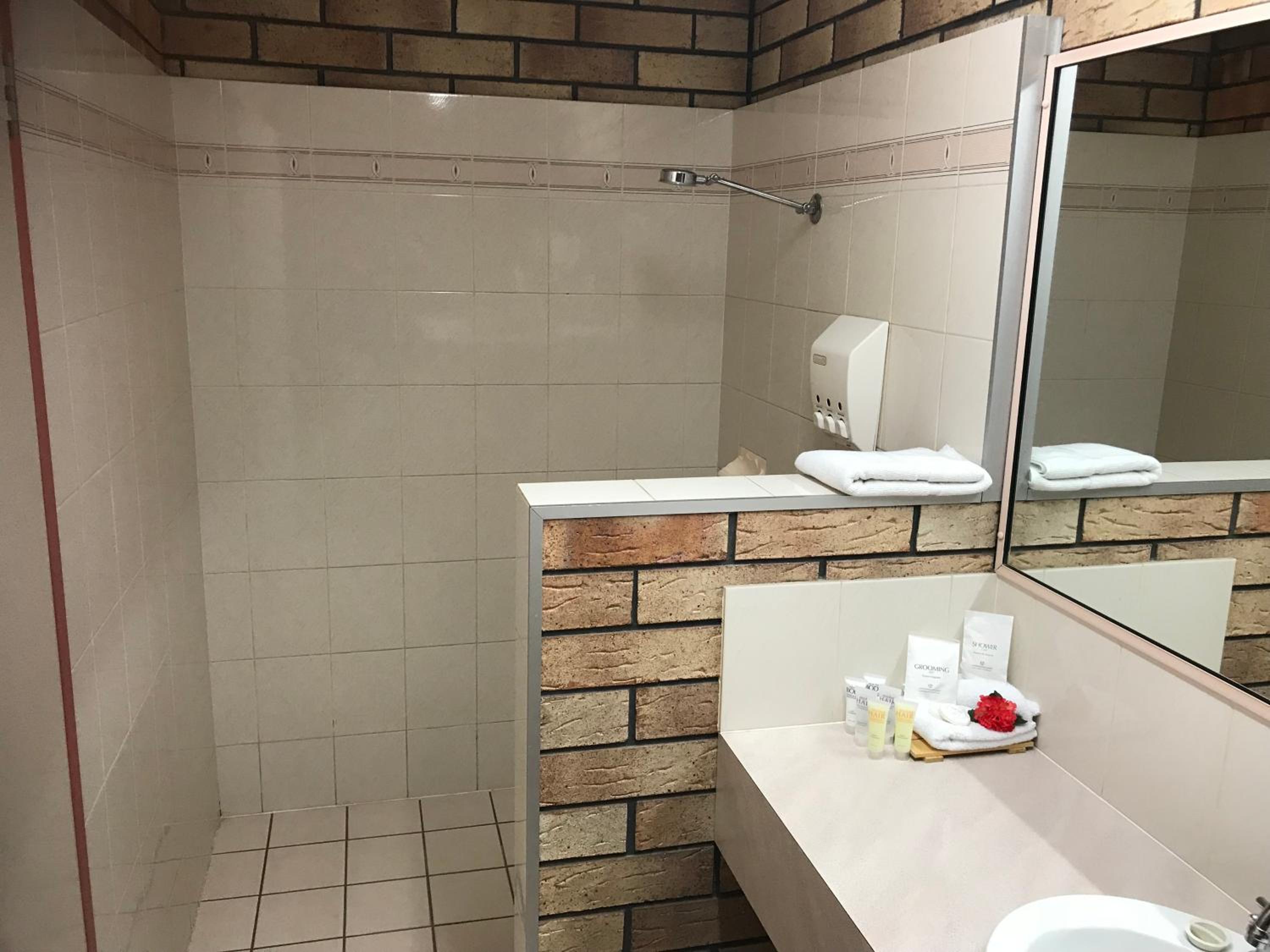 Double or Twin Room - Photo 3