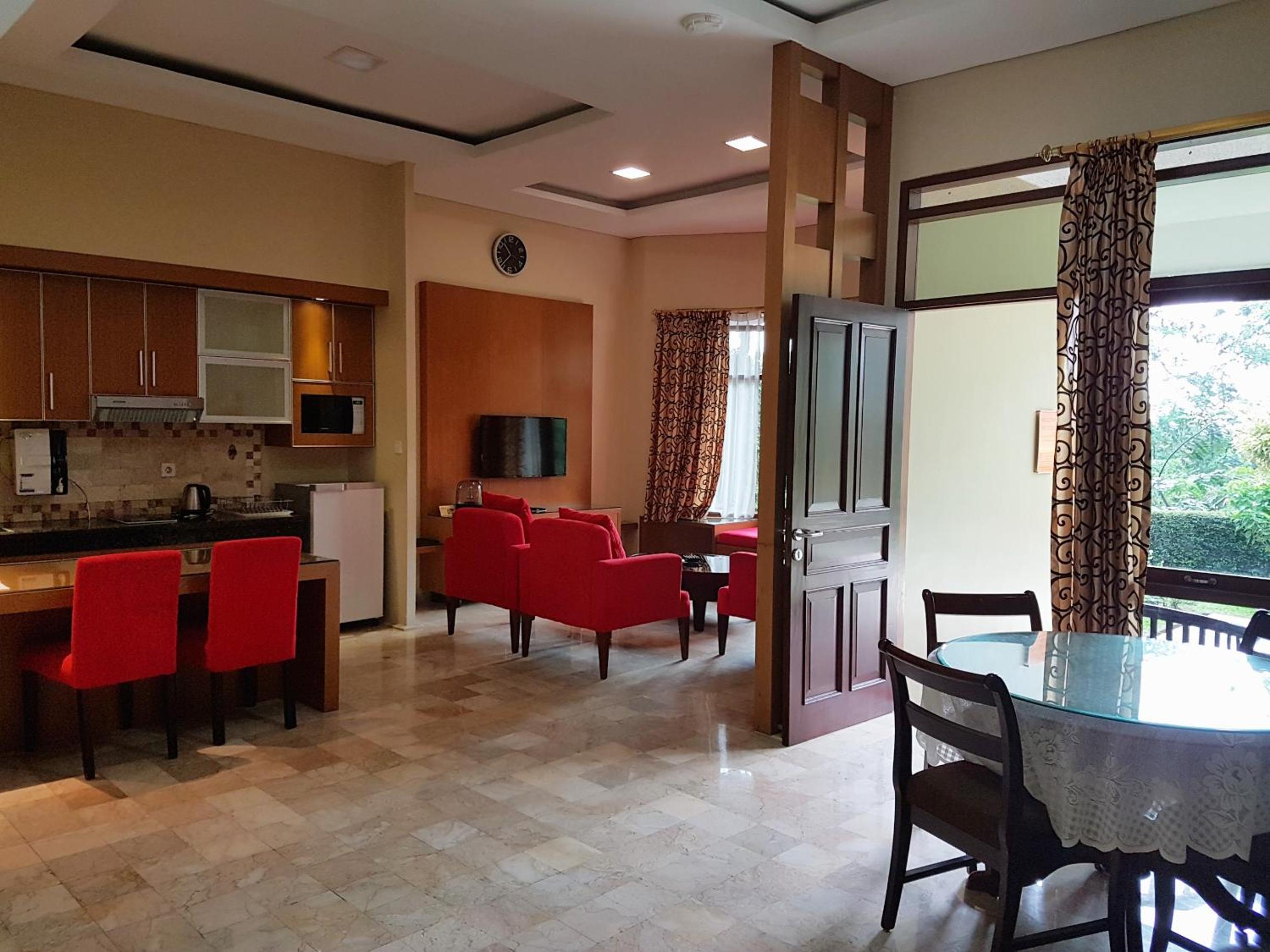 Deluxe Two-Bedroom Villa with Private Pool - Photo 7