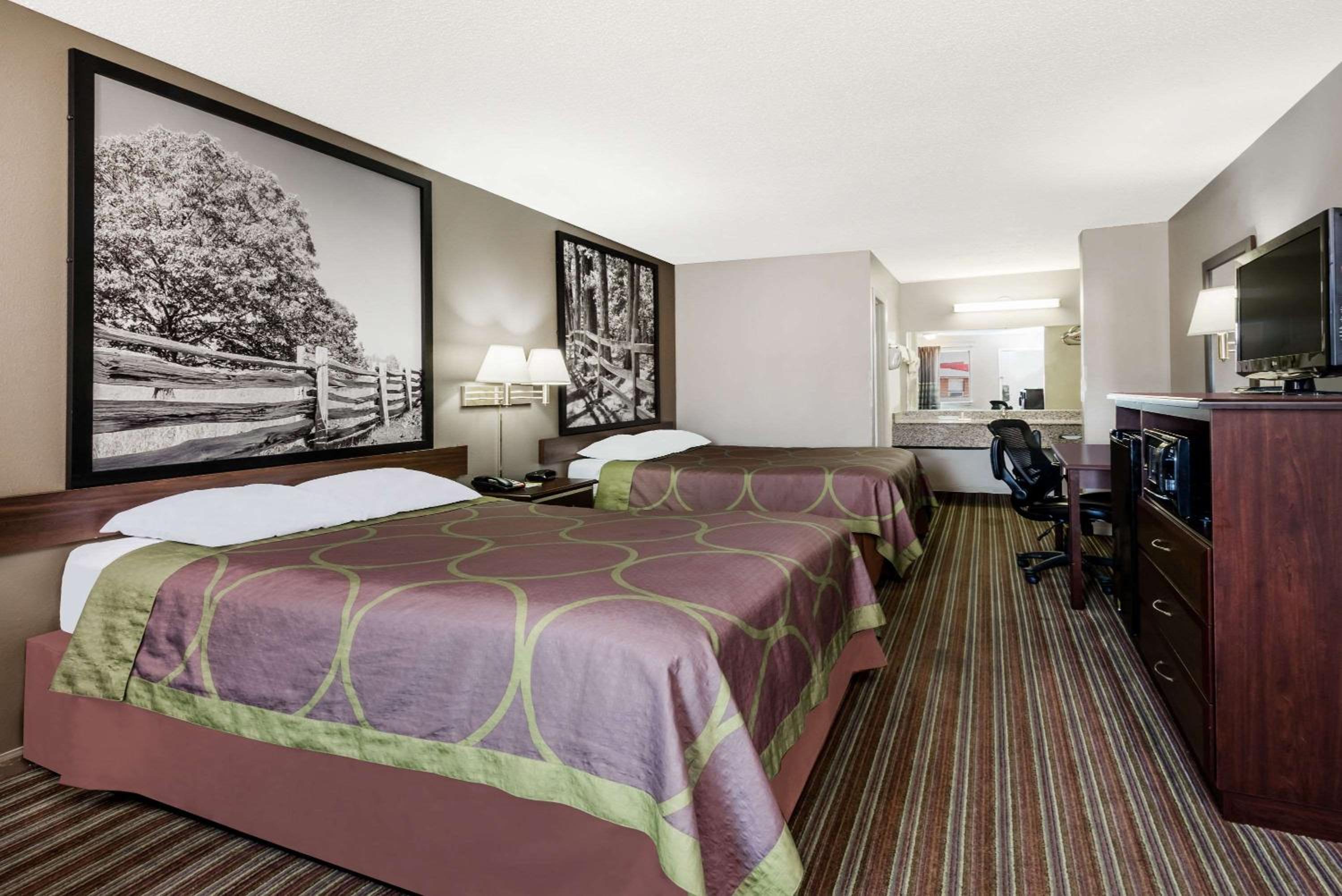 Double Room with Two Double Beds - Smoking - Photo 7
