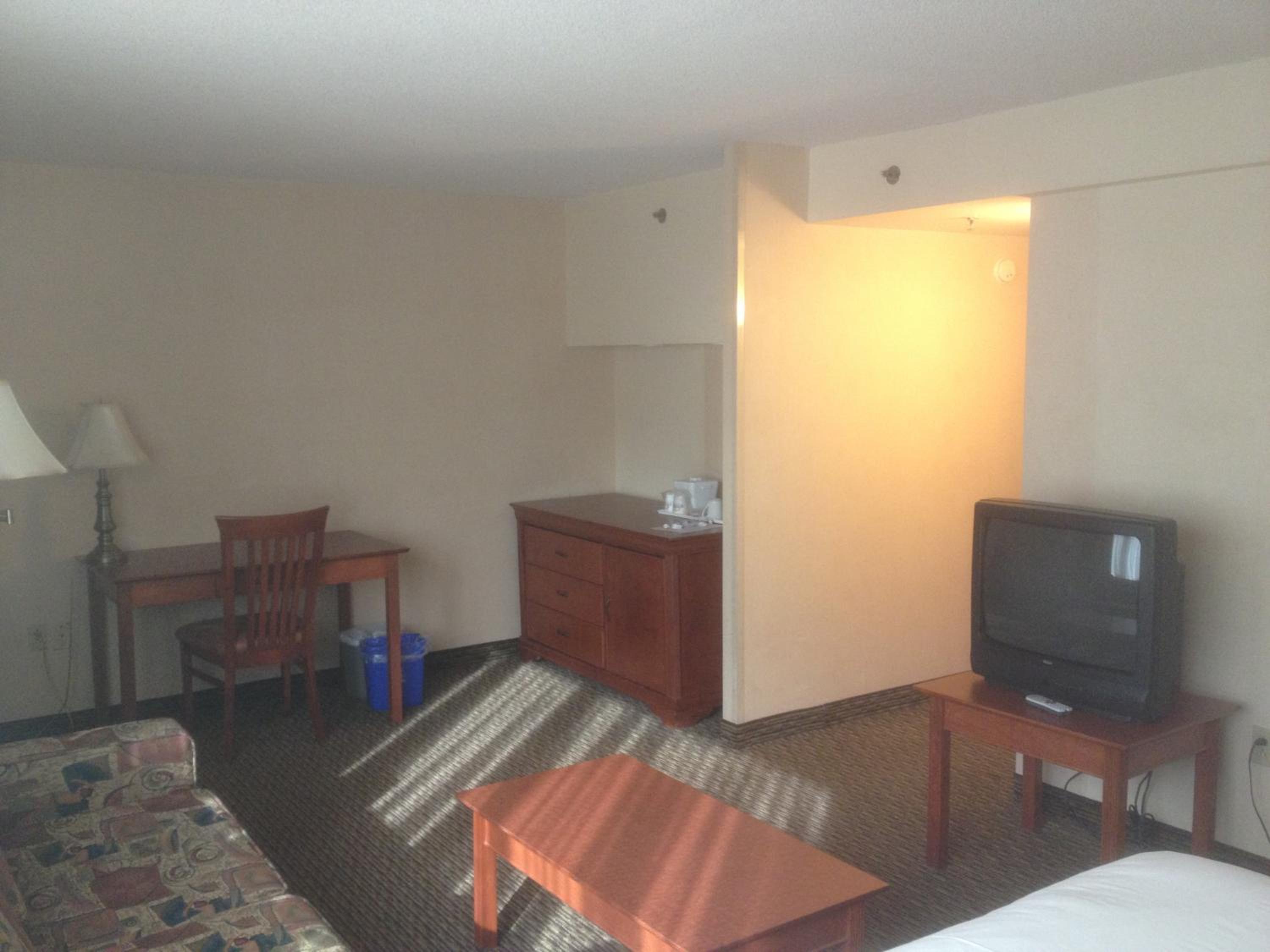 Deluxe Queen Room - Non-Smoking