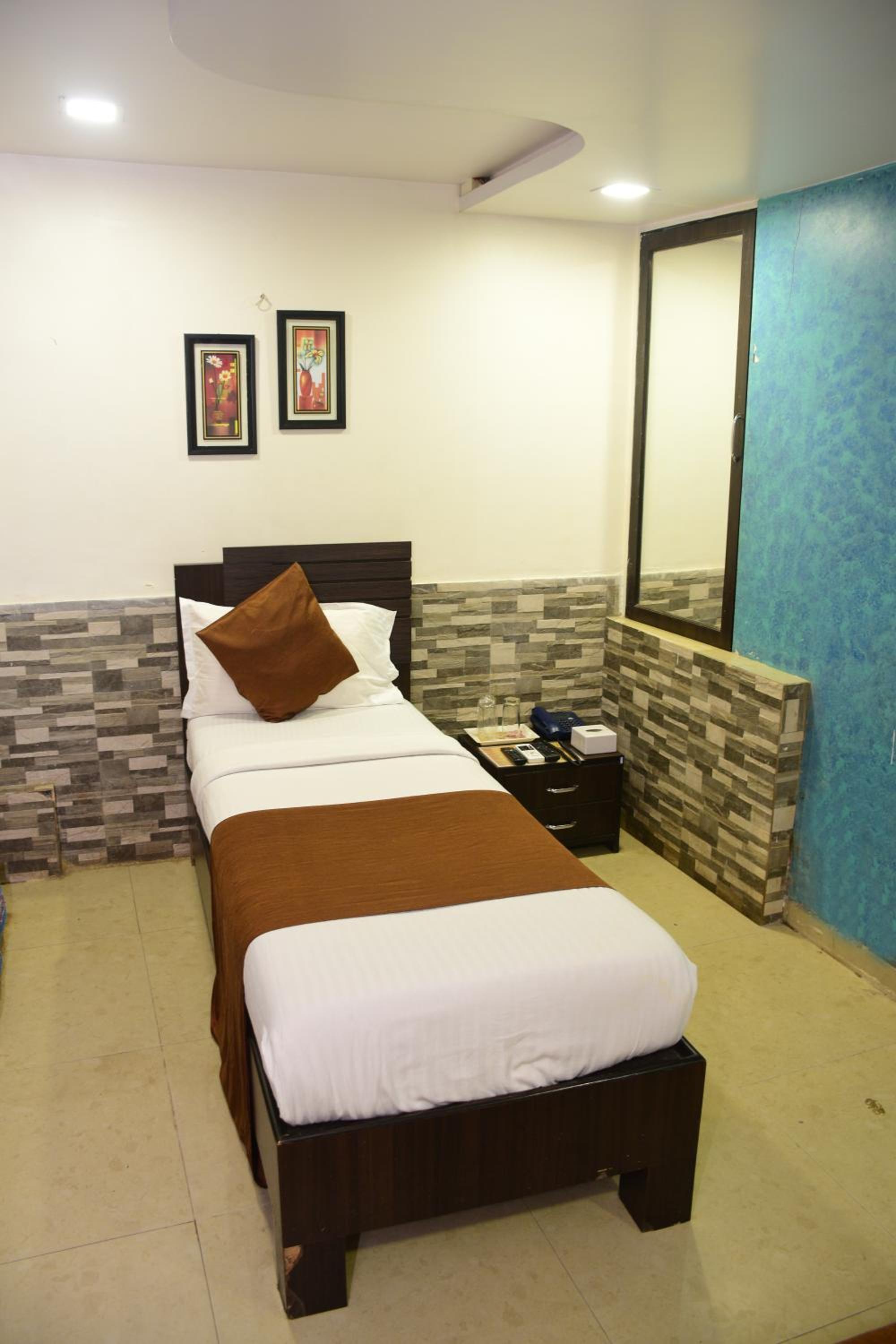 Deluxe Single Room