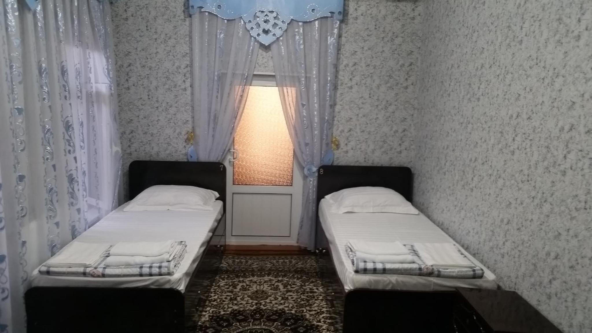 Economy Quadruple Room with Shared Bathroom photo 3