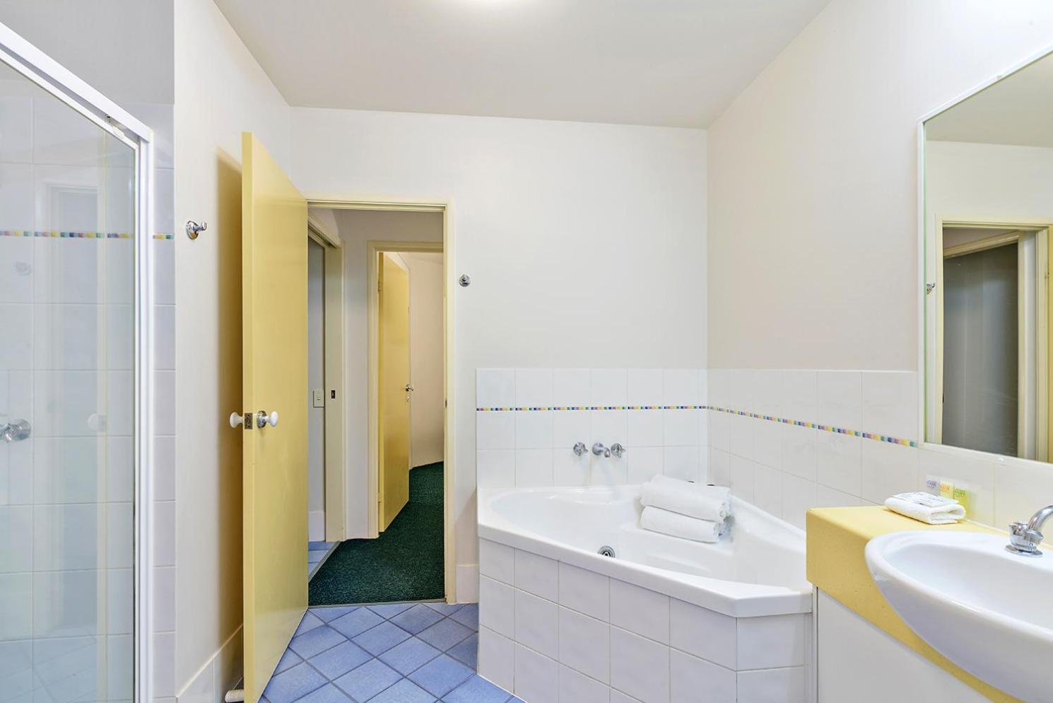 2 Bedroom Apartment photo 2