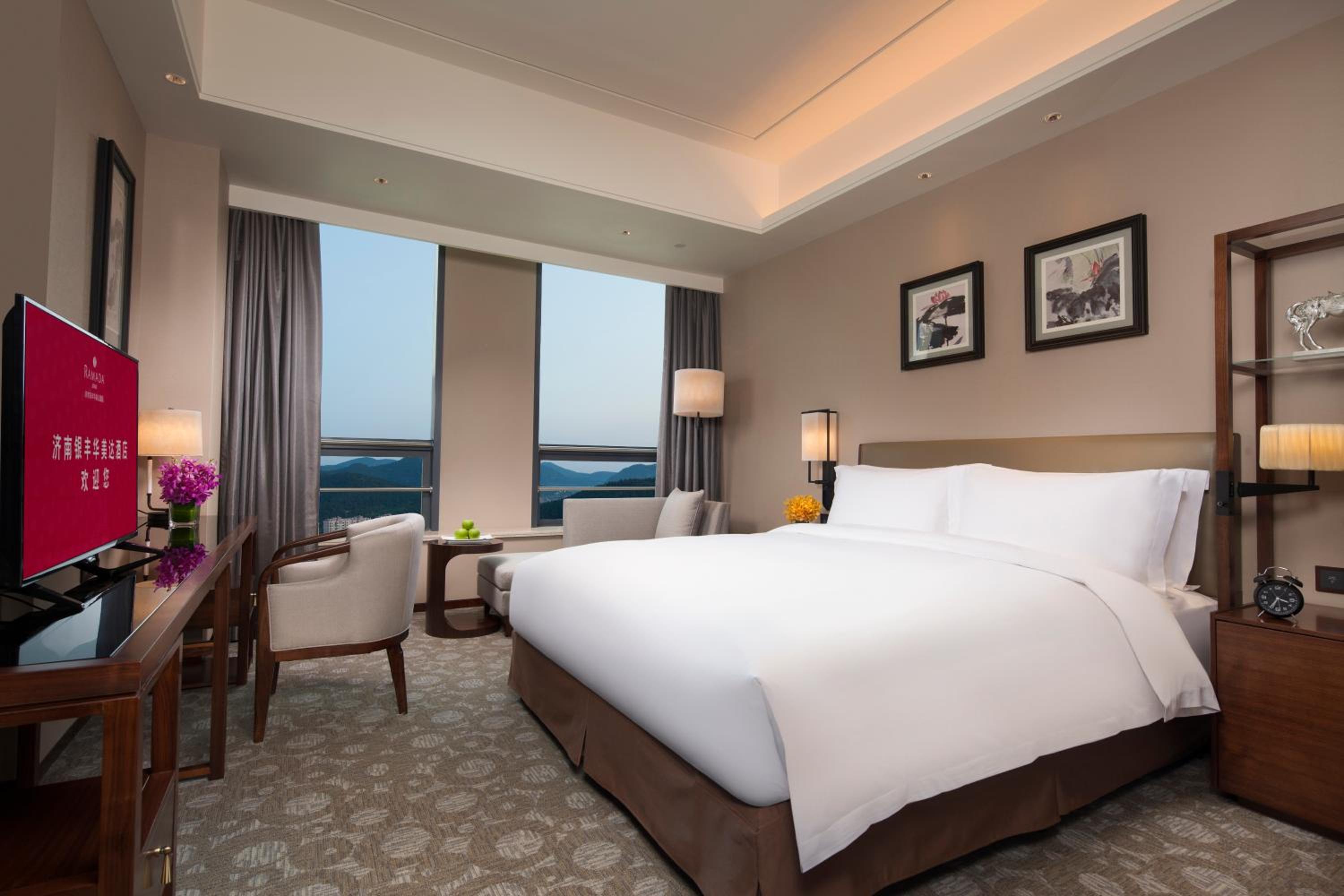 Deluxe Queen Room photo 1