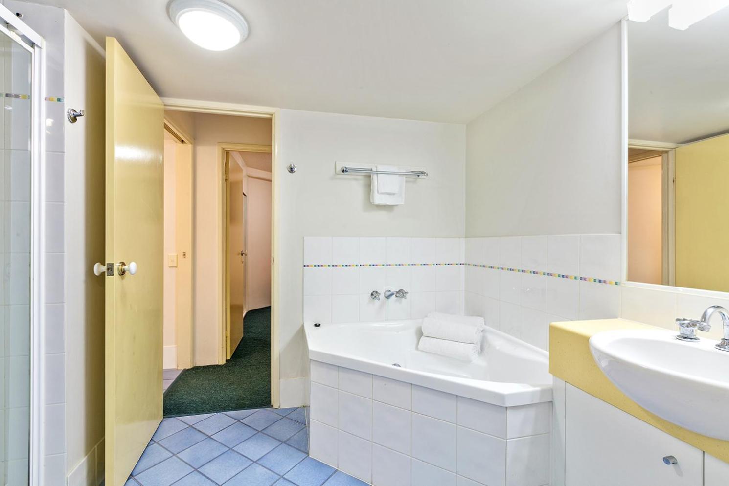 1 Bedroom Apartment photo 2