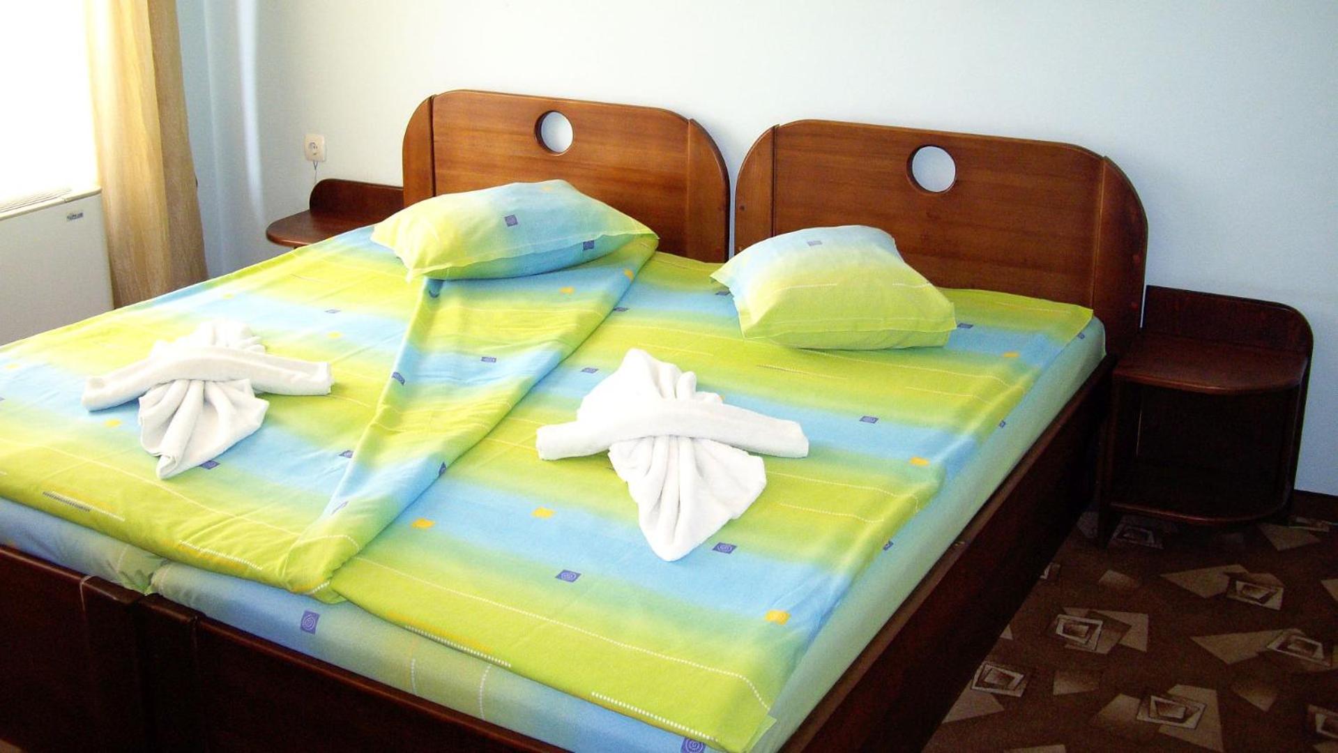 One-Bedroom Suite with Balcony - Photo 7
