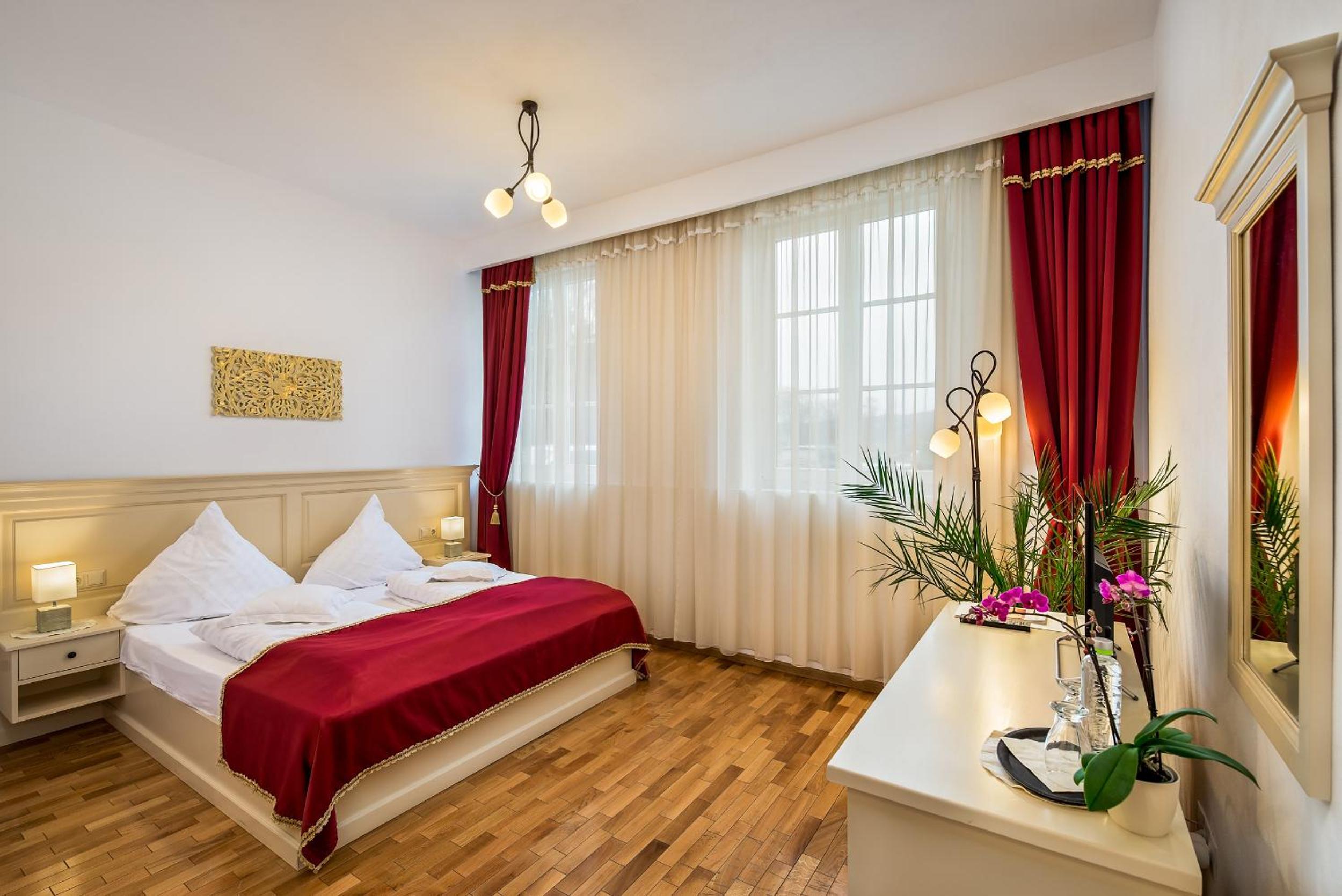 Family Suite 3*** (2-3 Adults)