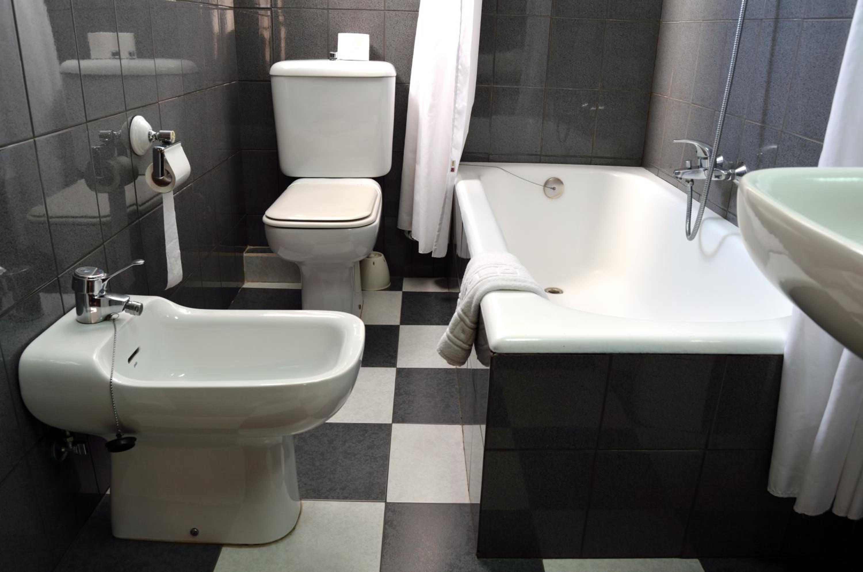 Twin Room - Photo 4