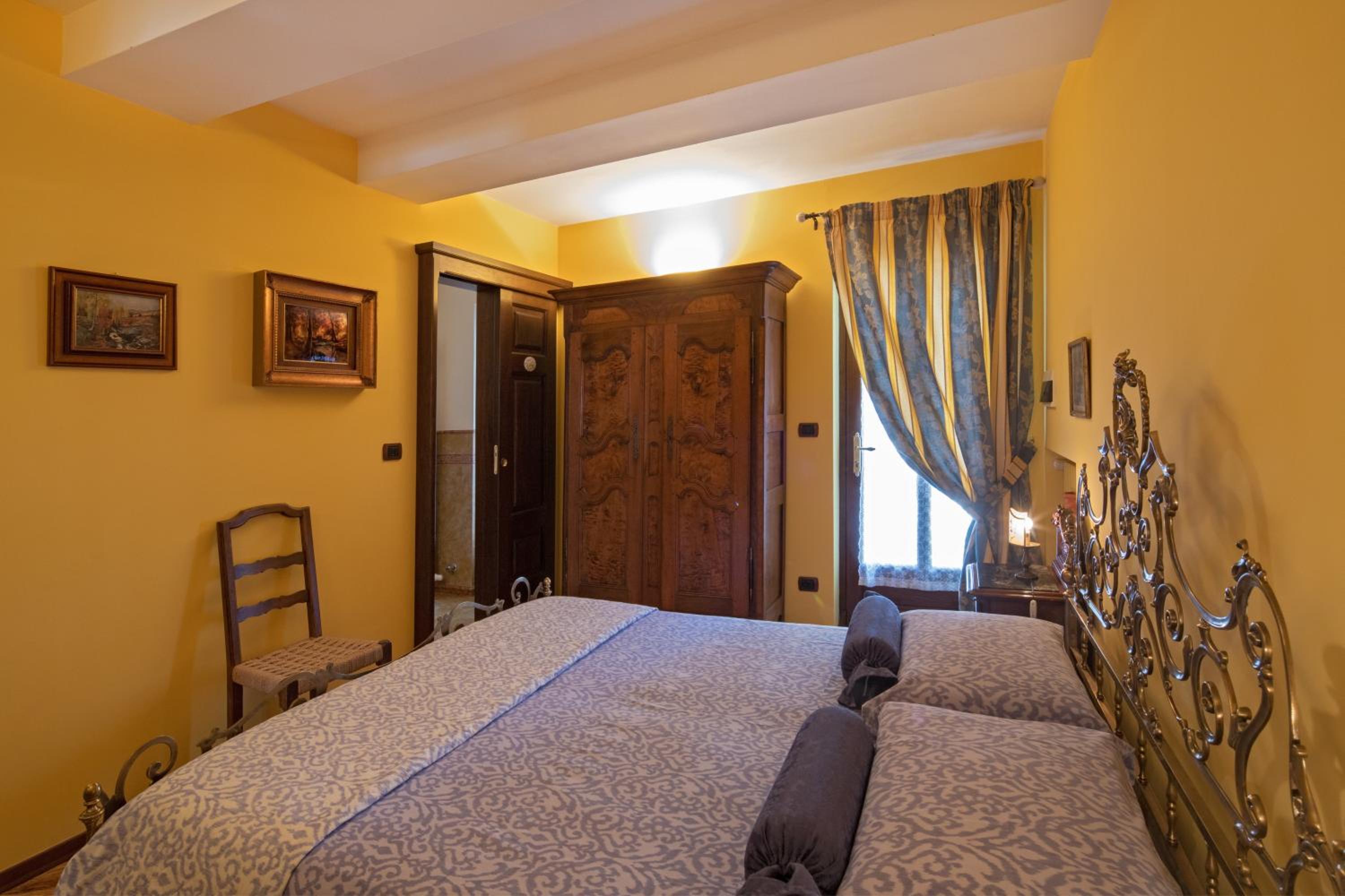 Double Room with Private Bathroom photo 3