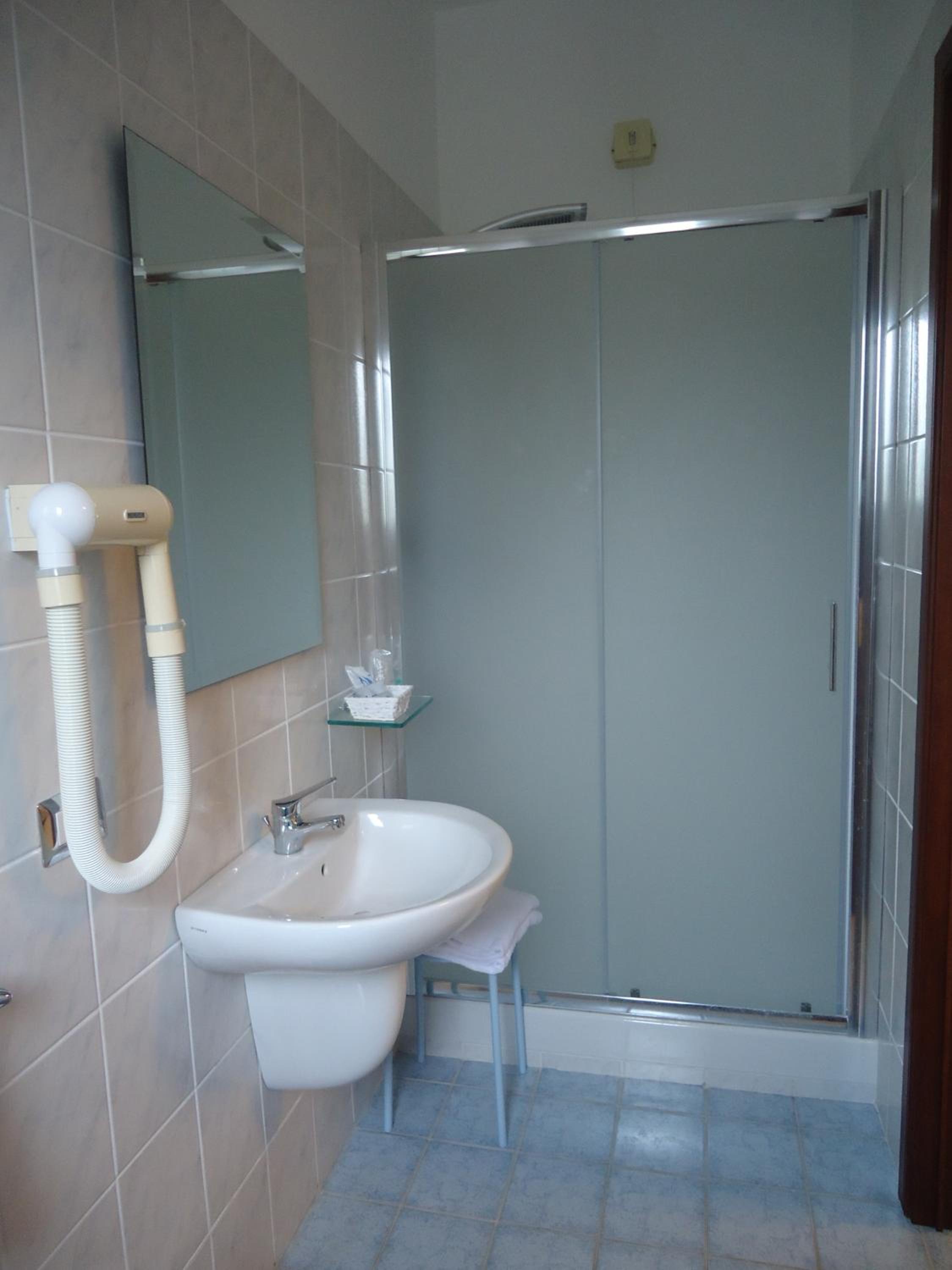 Triple Room - Photo 7