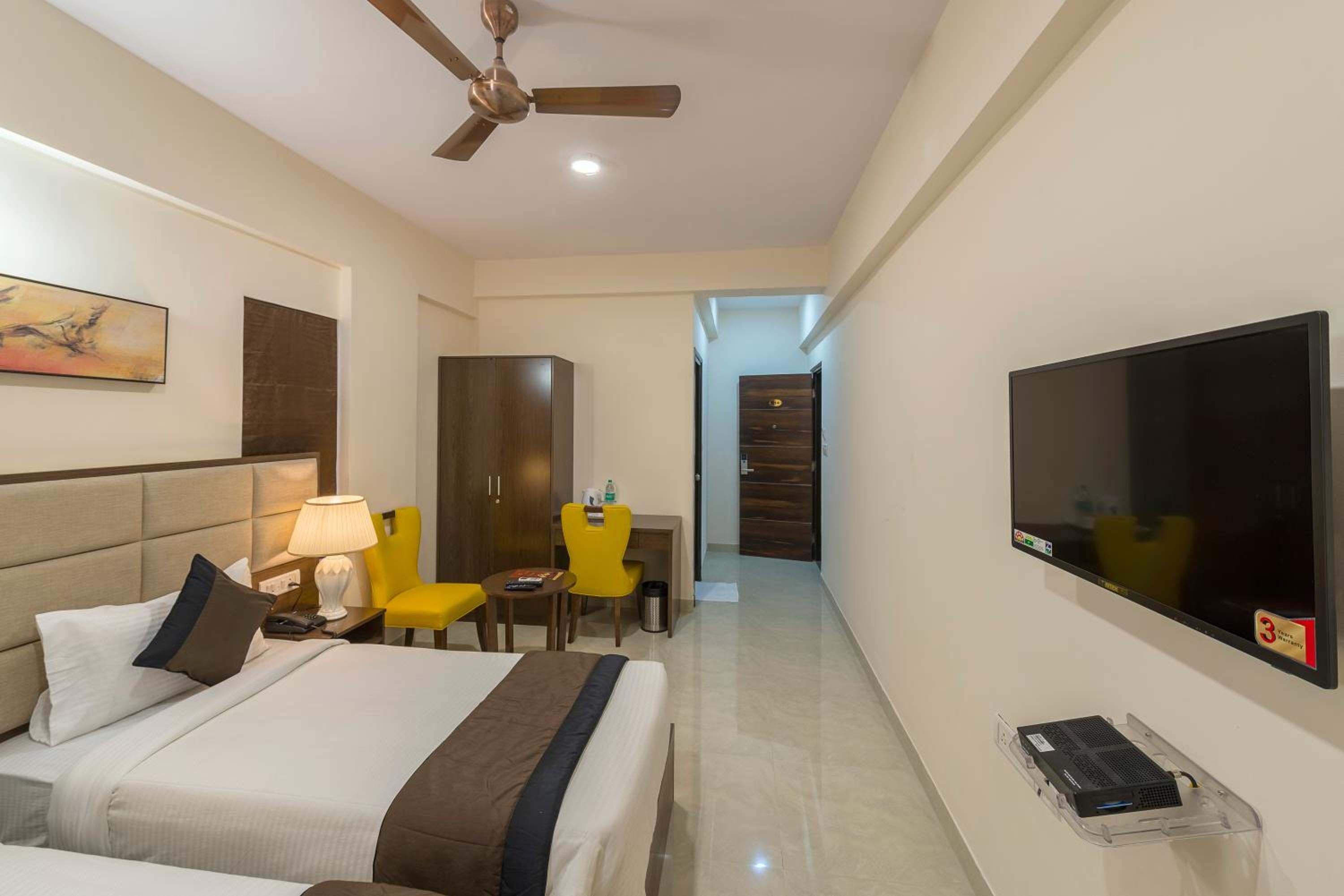 Standard Double or Twin Room - Photo 5