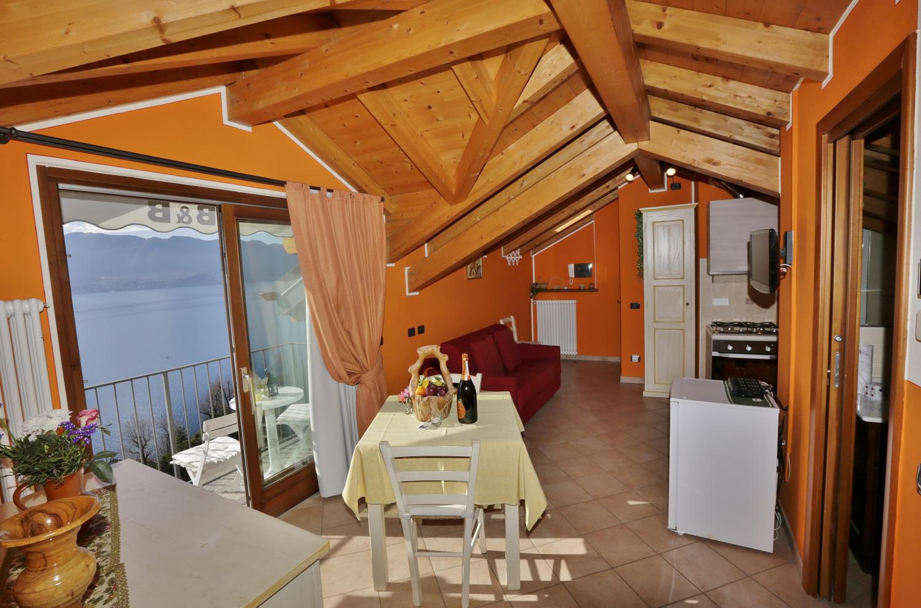 Apartment with Lake View photo 2