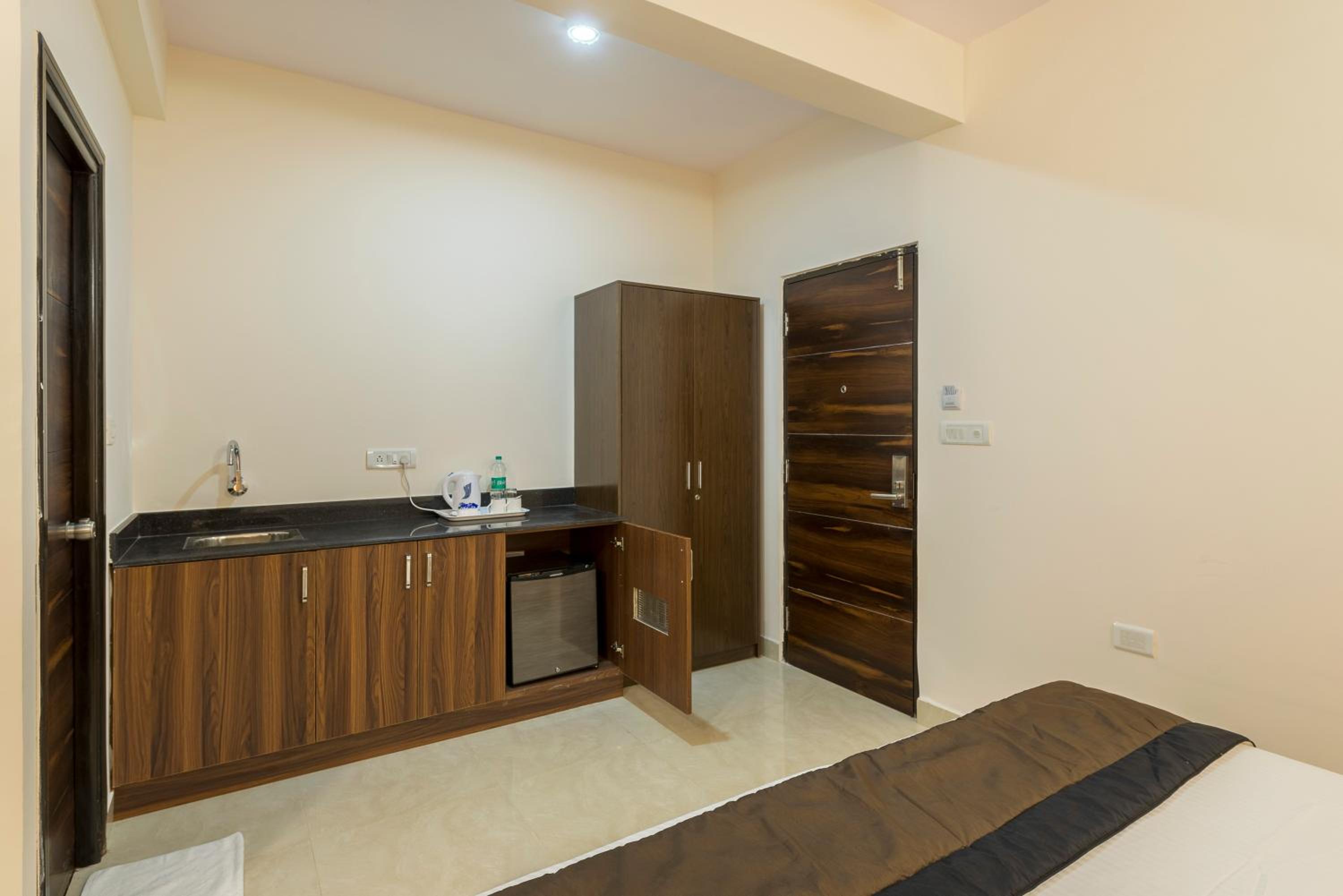 Deluxe Double or Twin Room with Balcony - Photo 3