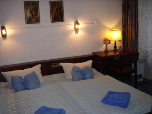 Double Room with Extra Bed photo 2