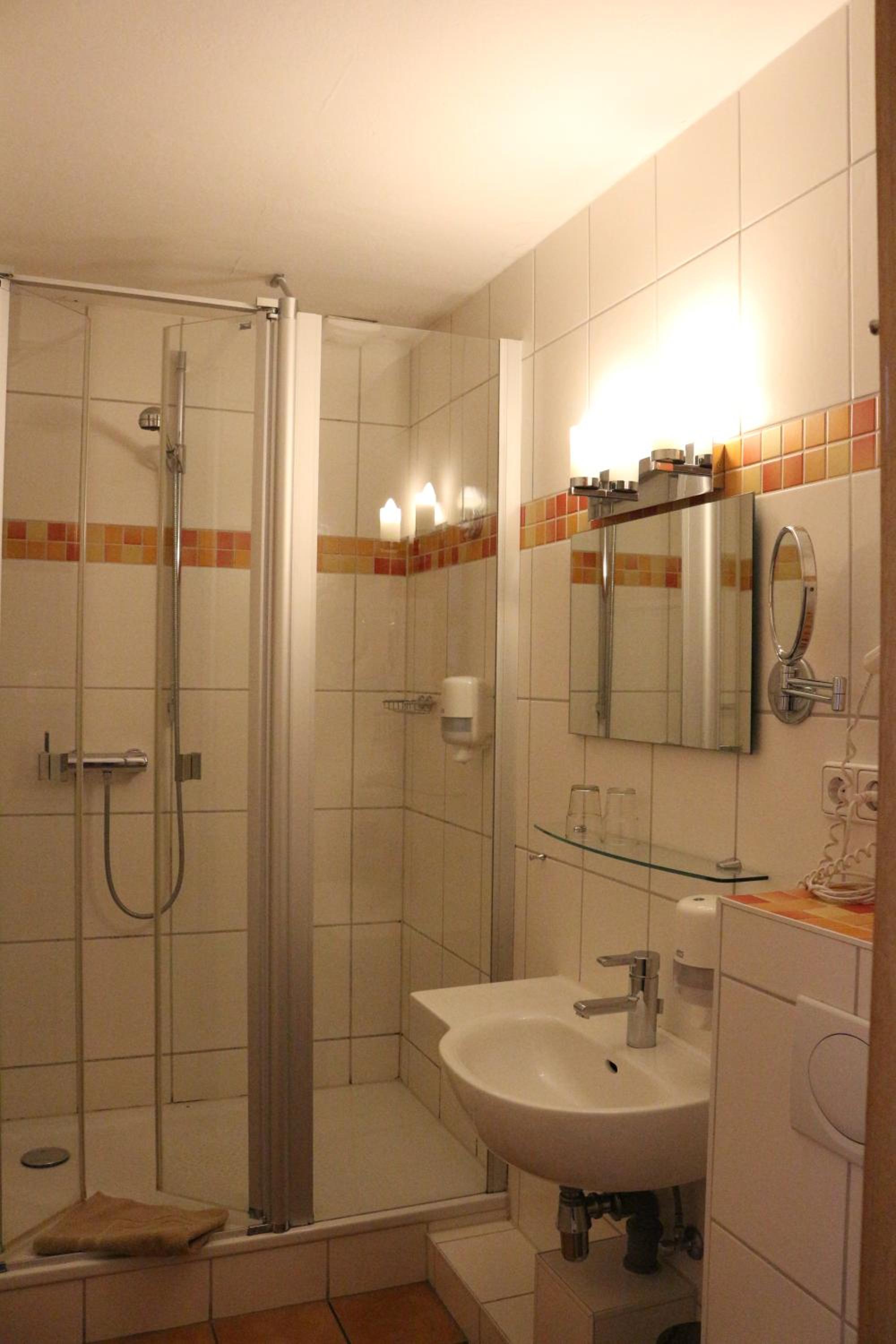Double Room - Photo 11
