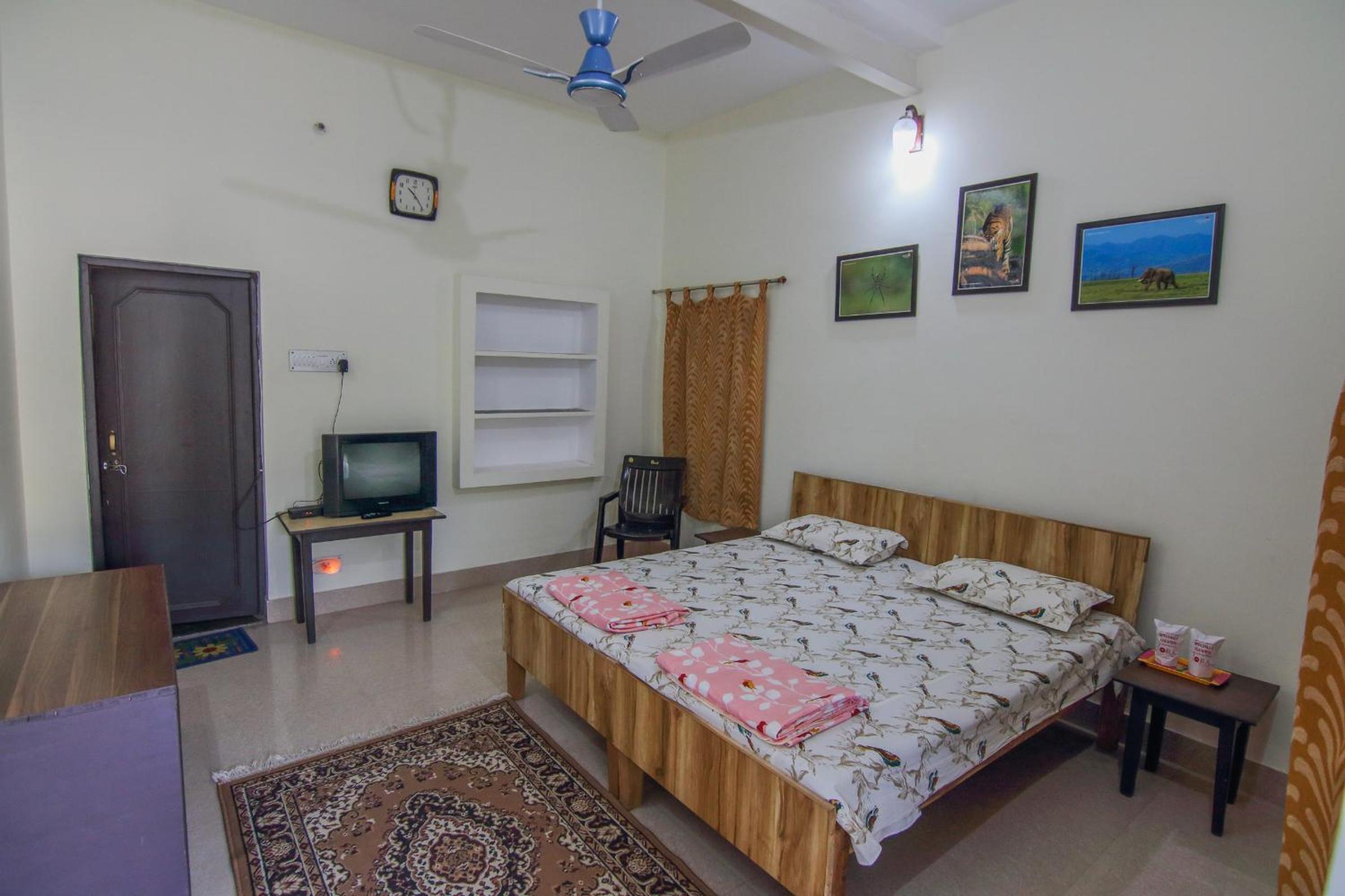 Double or Twin Room with Bathroom photo 1