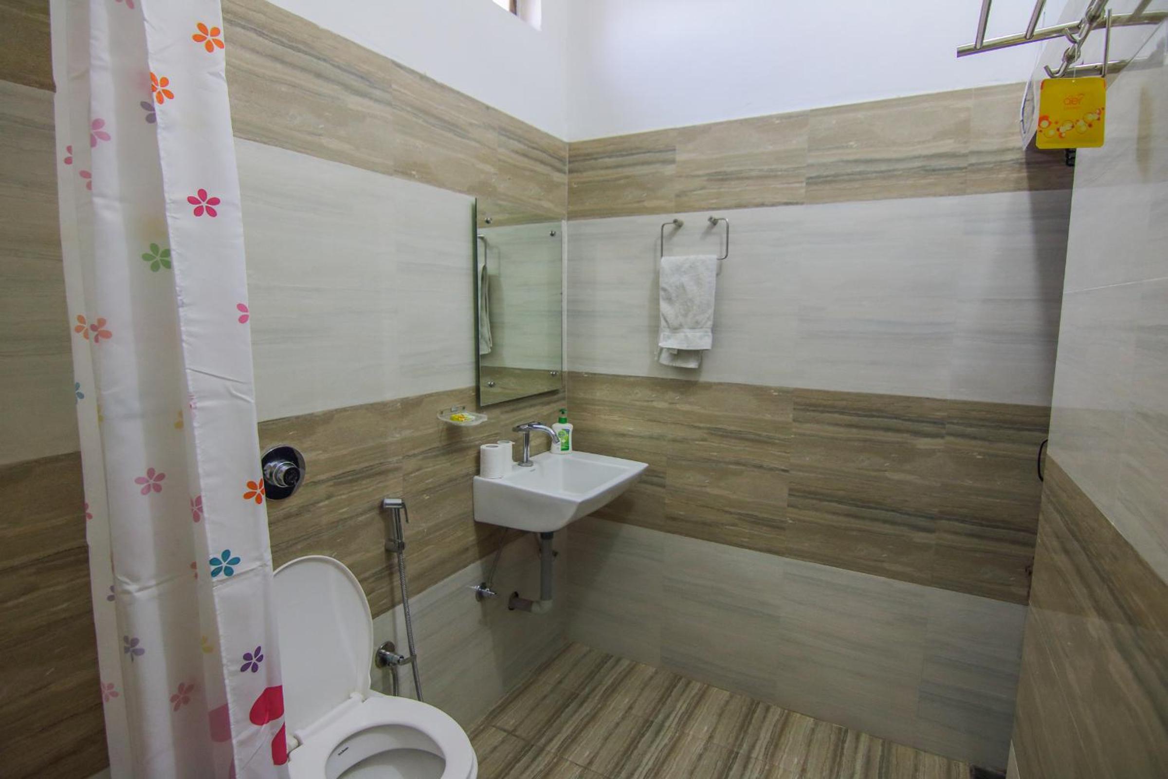 Double or Twin Room with Bathroom photo 1