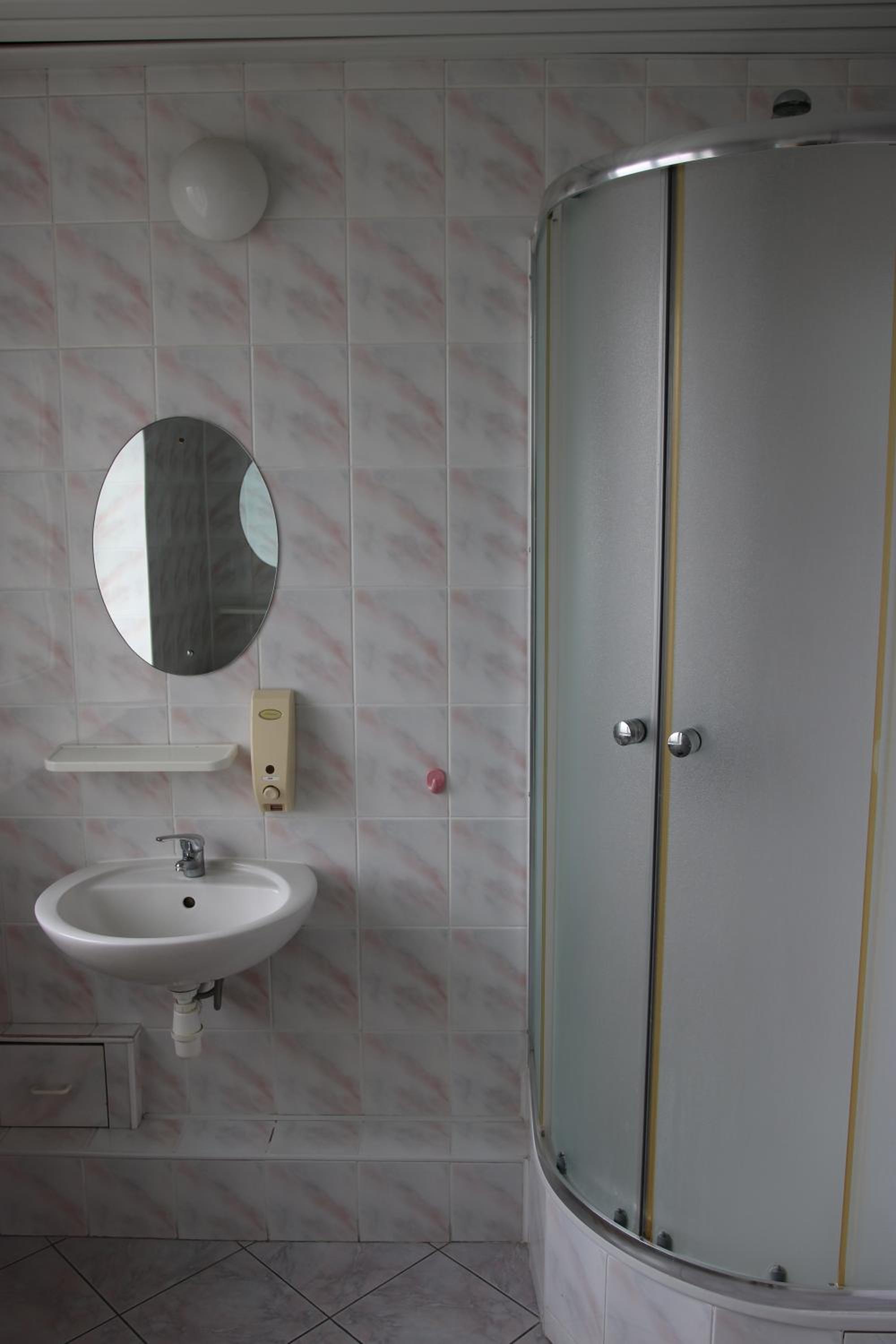 Triple Room with Shared Bathroom photo 3