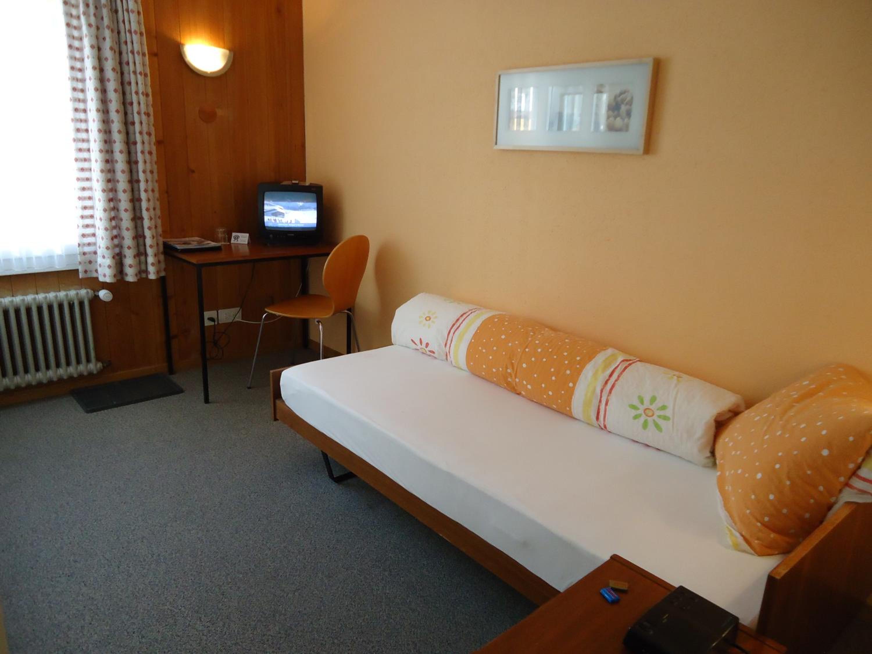 Single Room with Shared Bathroom photo 1