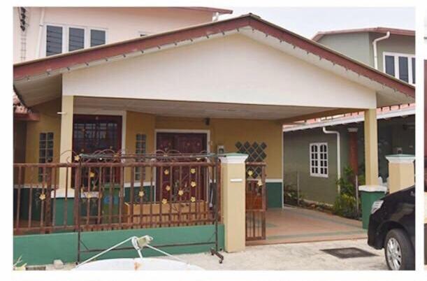 Three-Bedroom House photo 1