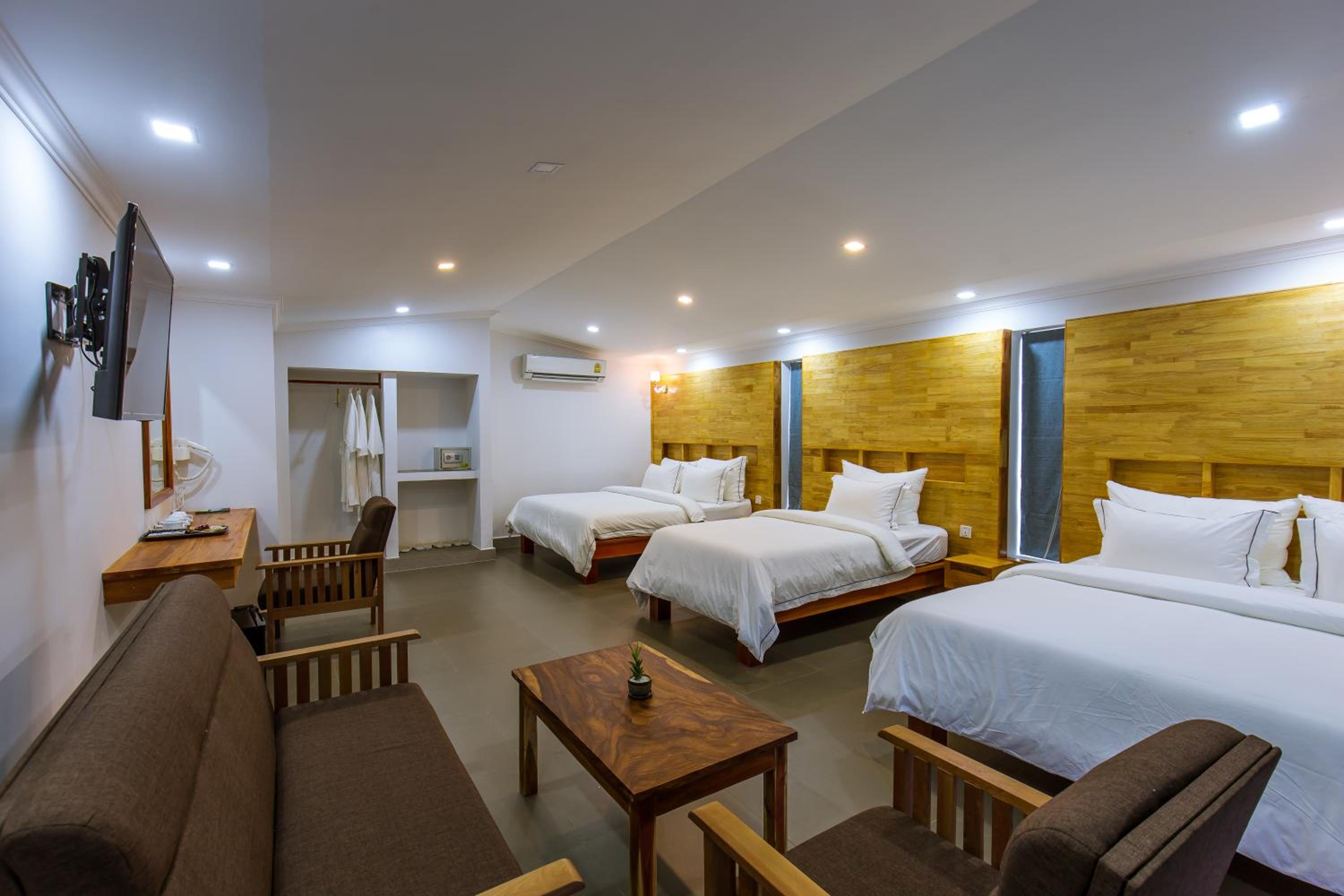 Deluxe Family Suite