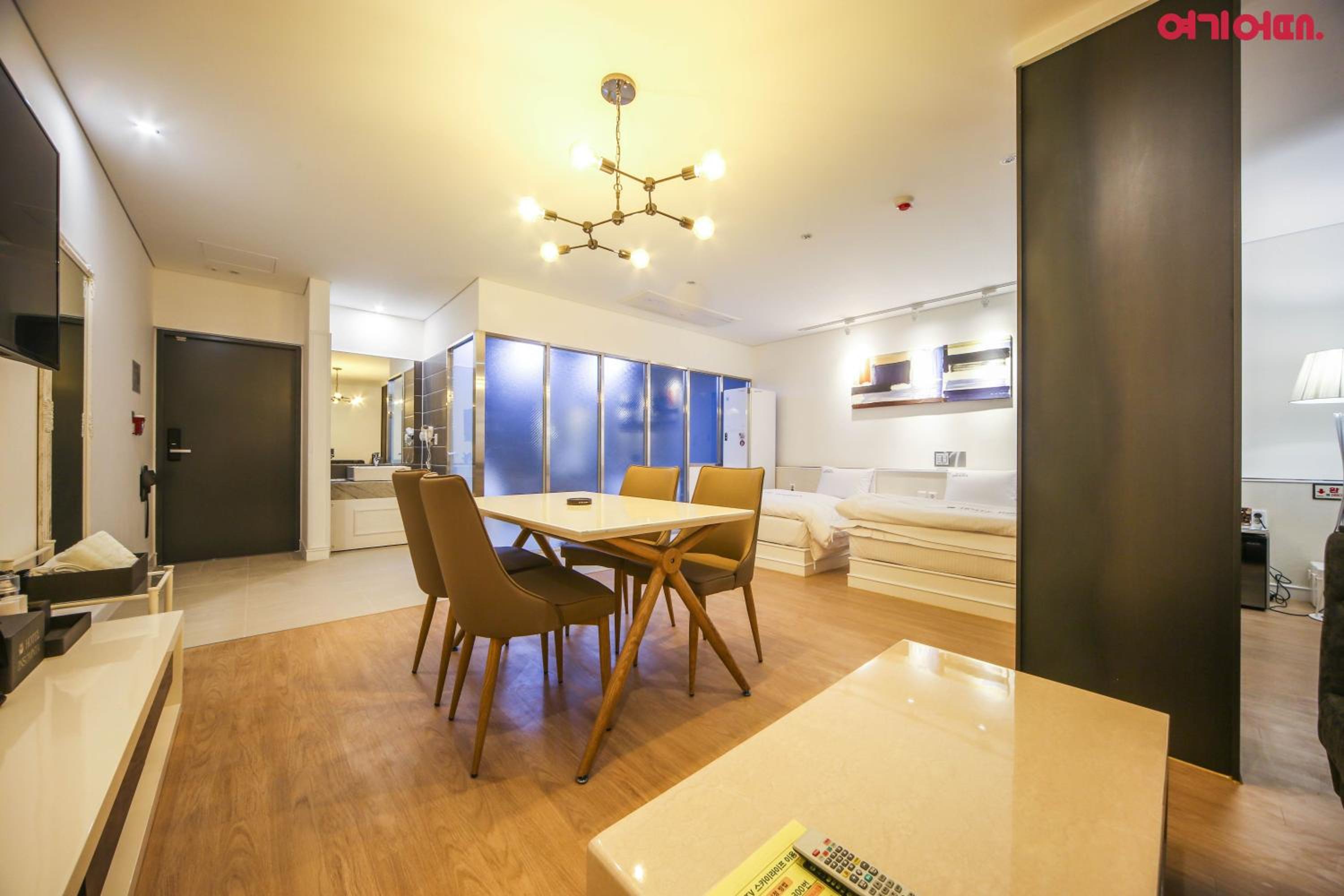 Royal Twin Suite photo 2