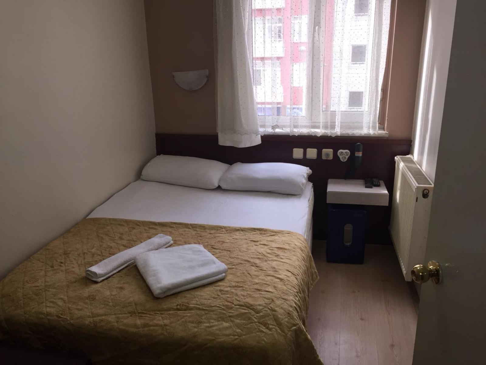 Standard Double or Twin Room photo 2