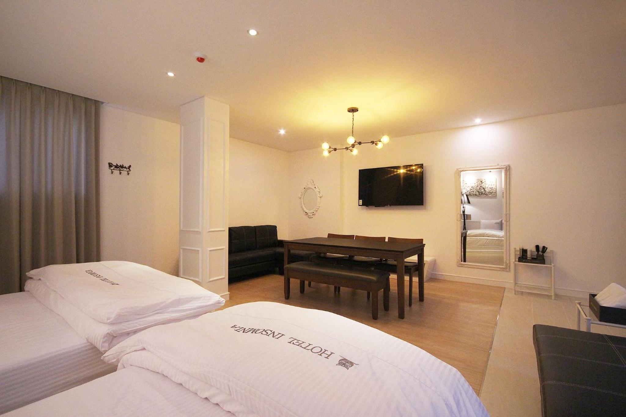 Royal Twin Suite