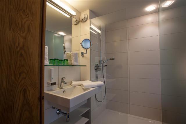Double Room with Balcony and Mountain View photo 3