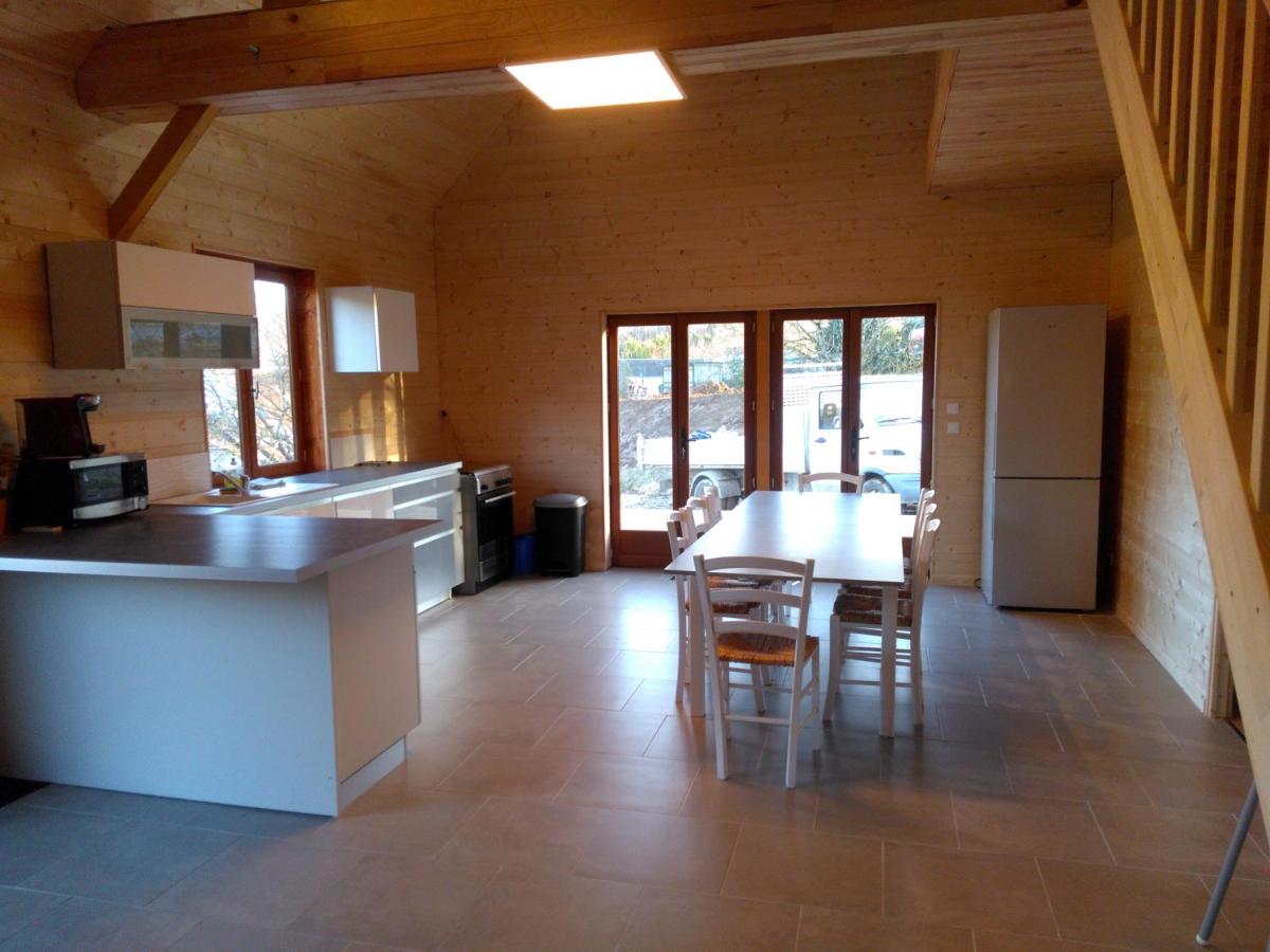 Five-Bedroom House photo 1