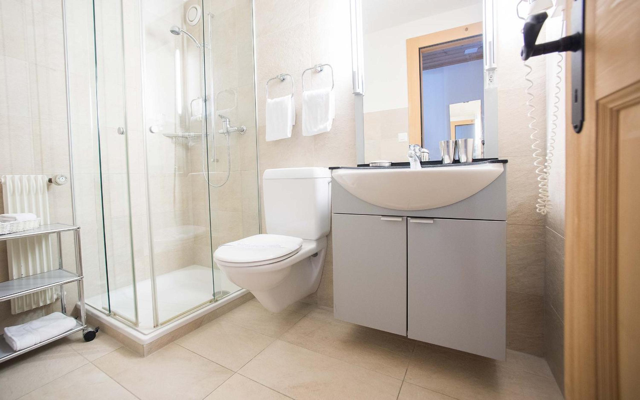 Standard Double Room - Photo 6