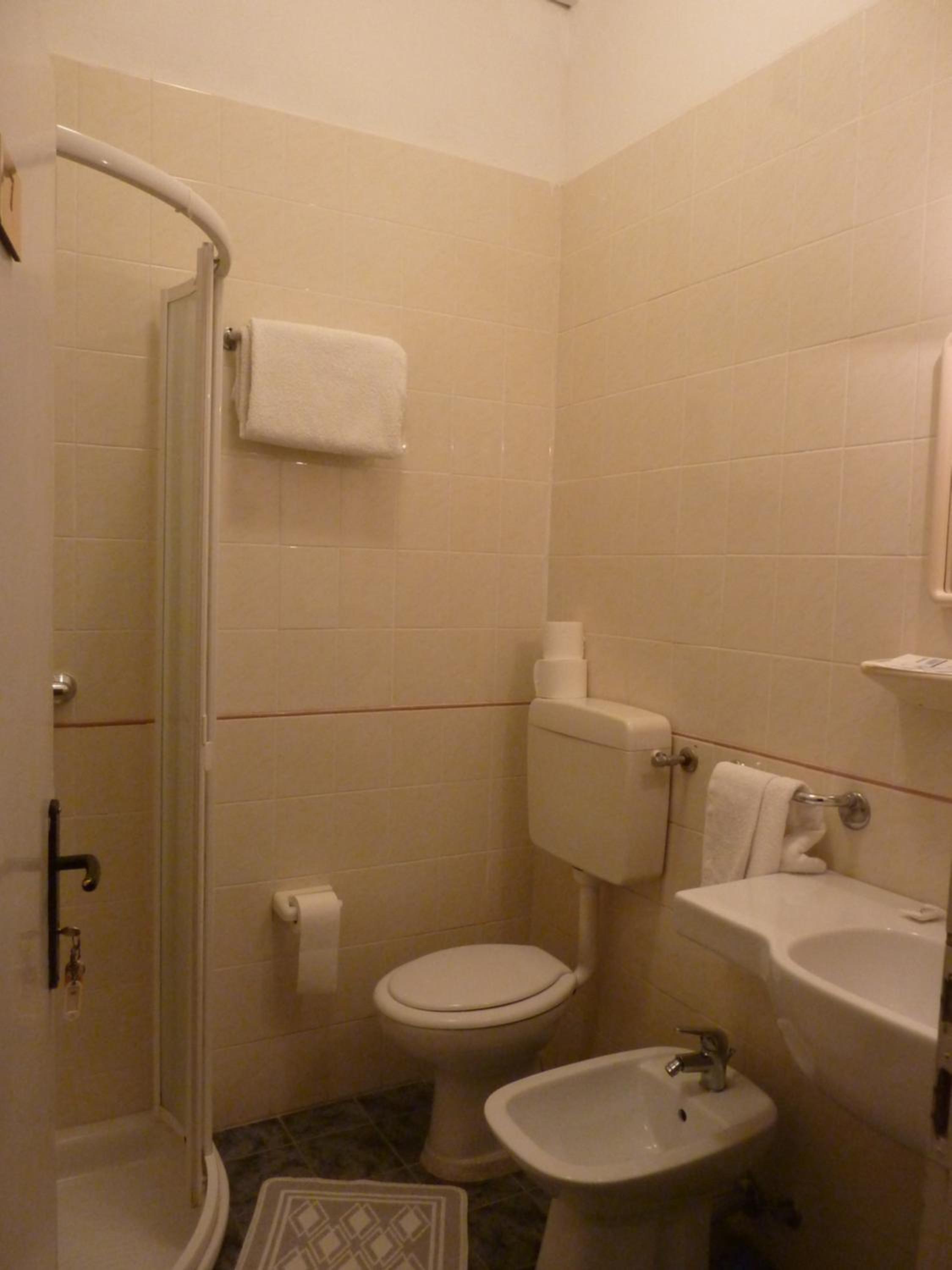 Single Room with Private External Bathroom photo 2