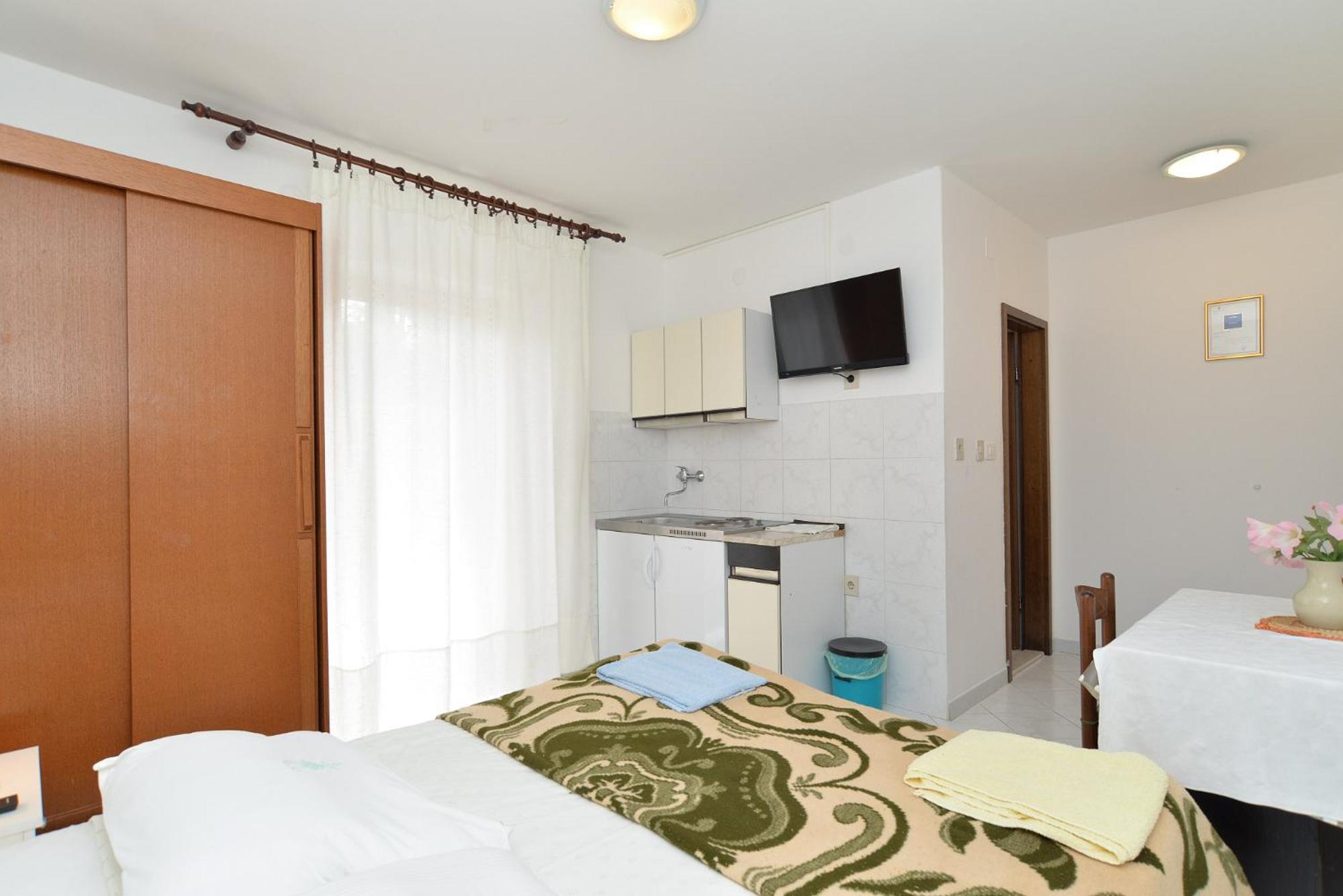 Studio Apartment