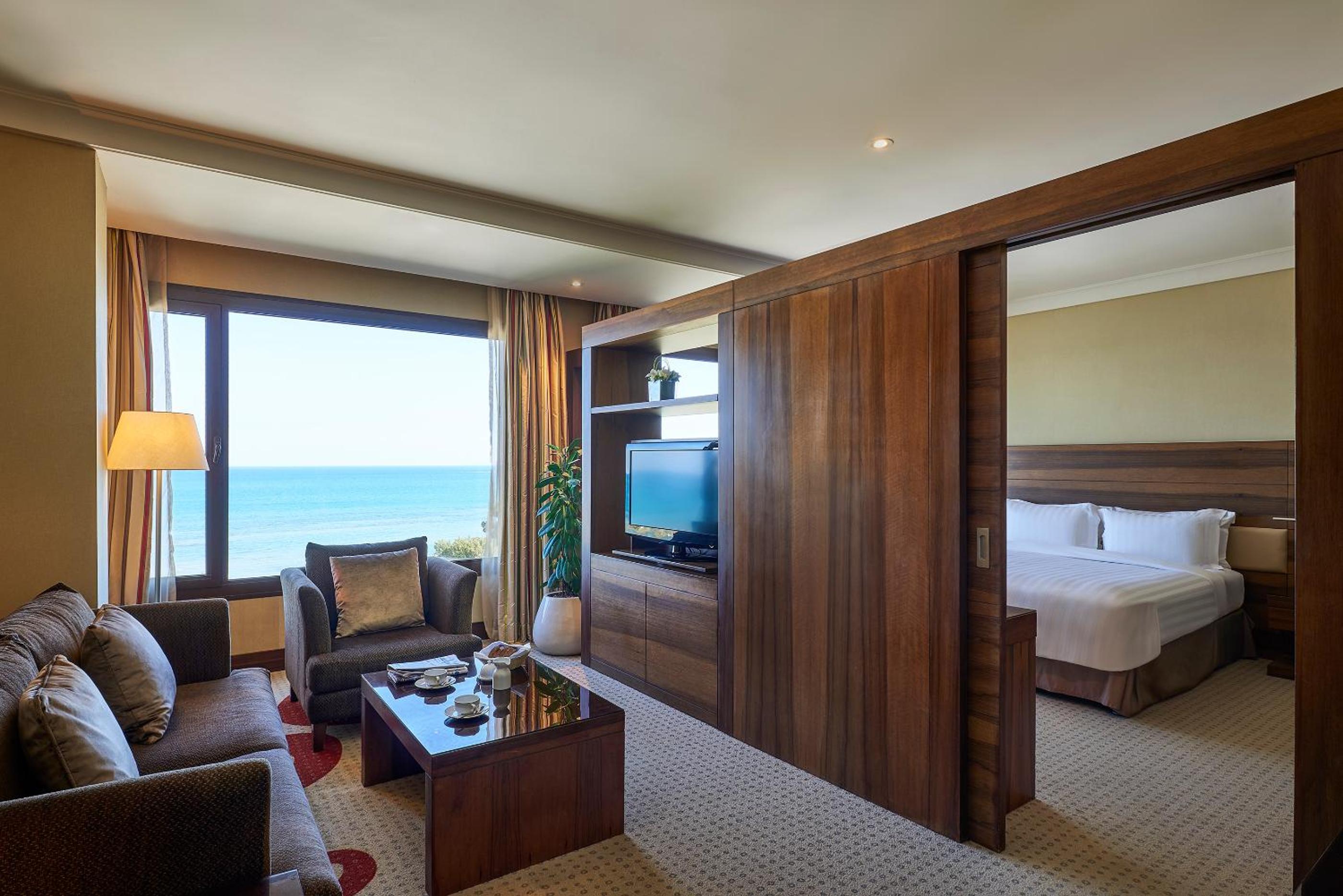 Executive Suite - Sea View (Nonsmoking)