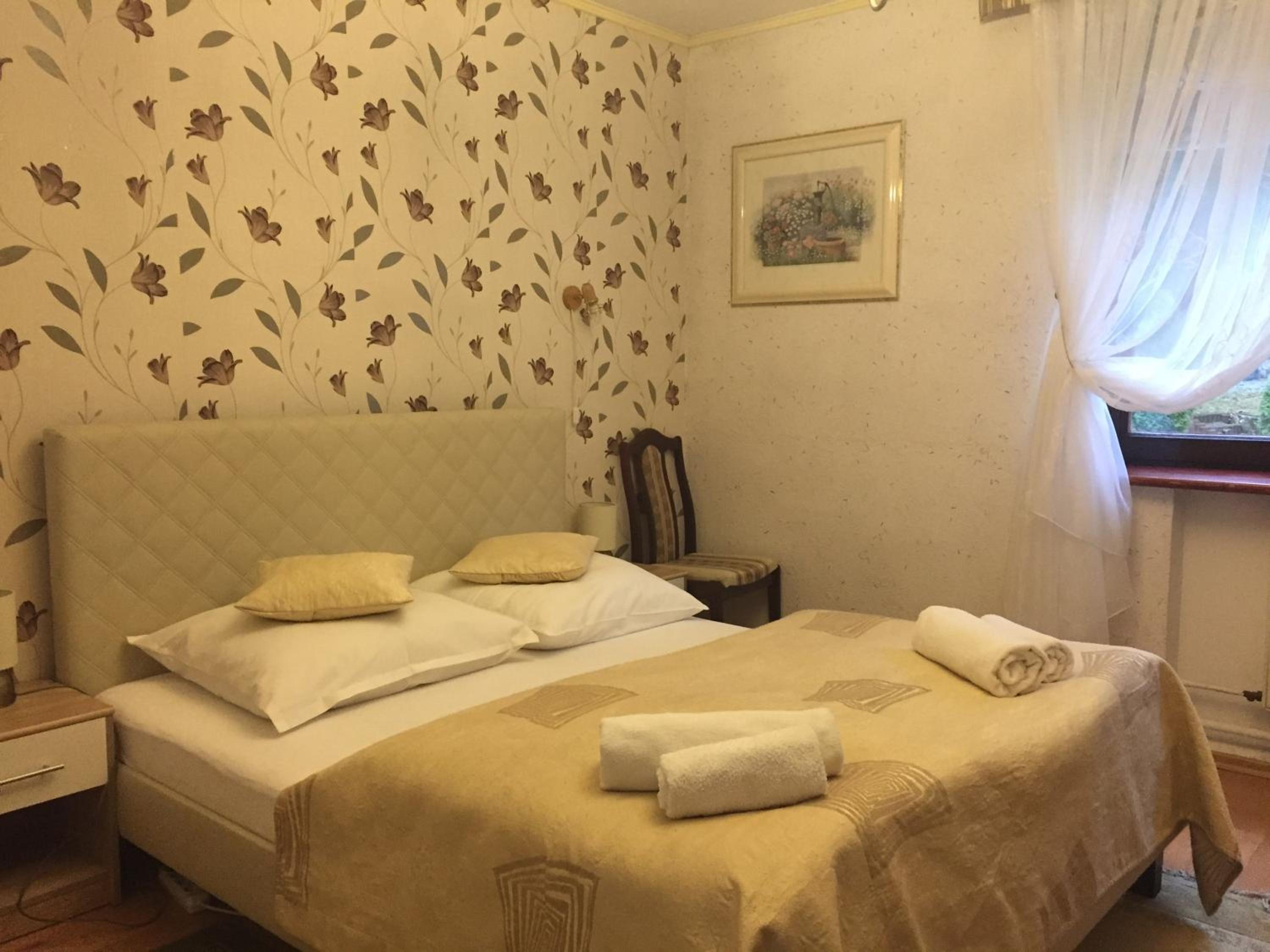 Double or Twin Room with Bathroom photo 3