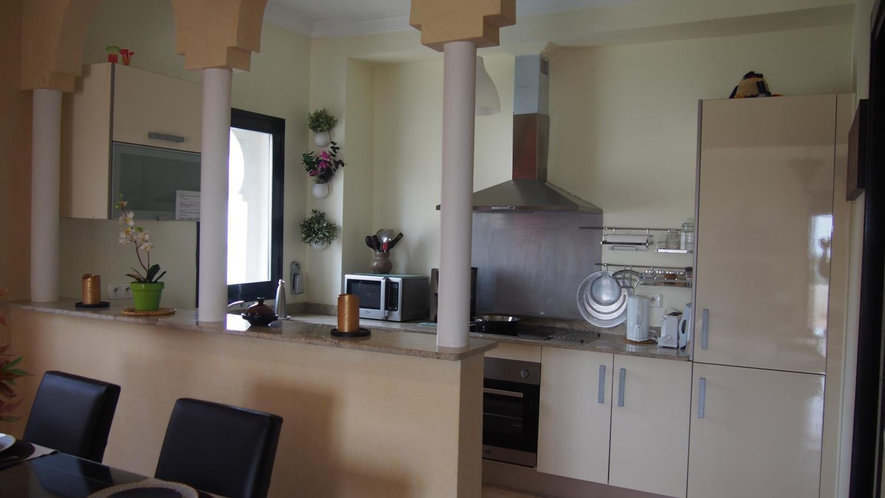 Apartment with Sea View - Photo 12